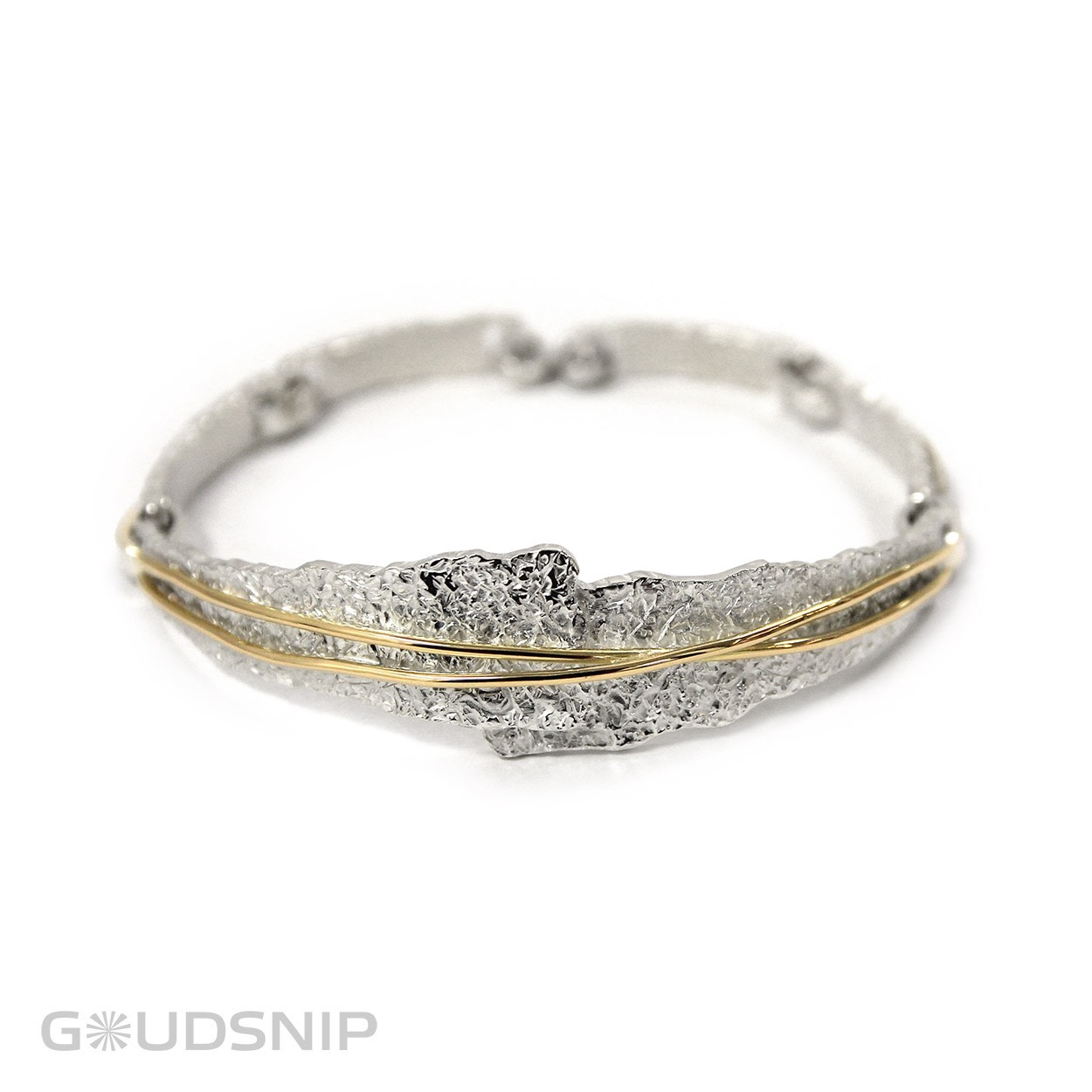 Unieke armband van goud met zilver draad, gemaakt in eigen atelier