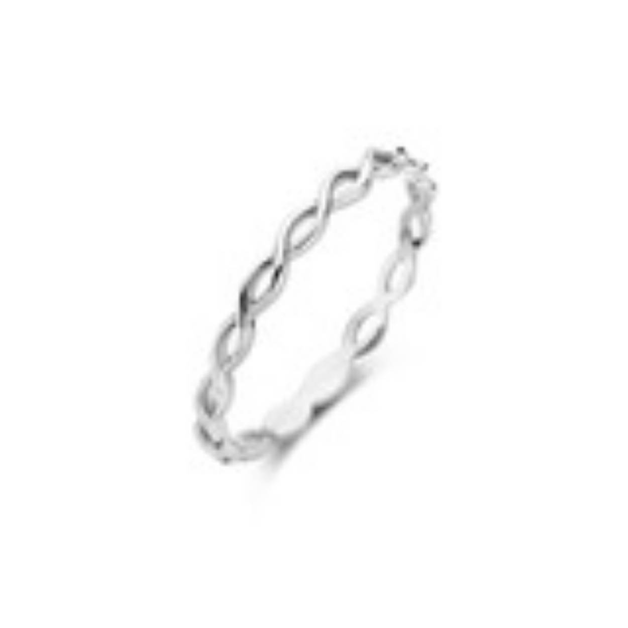 Deze 14k geelgouden ring heeft een bijzonder en modern vlechtontwerp. De ring heeft een doorsnede van 2 mm en staat prachtig in combinatie met andere wit- of geelgouden (aanschuif)ringen uit onze collectie.