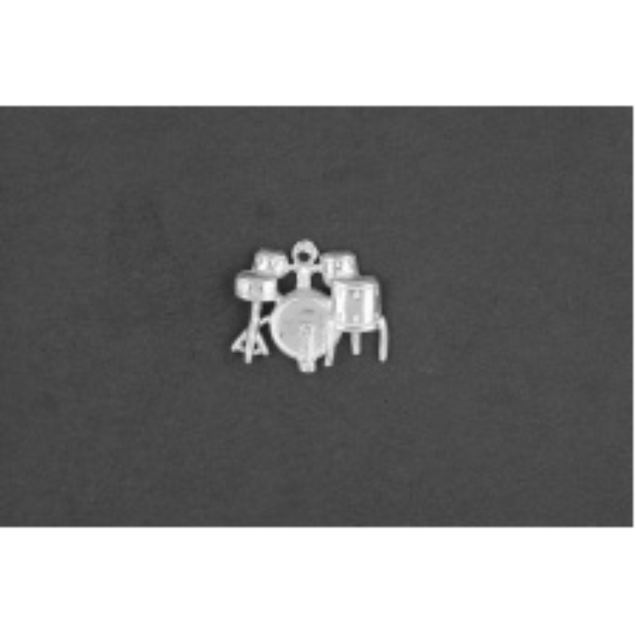 Drumstel hanger zilver
De bedel maat is in mm Lengte x Hoogte
± L 16.41 x H 14.44