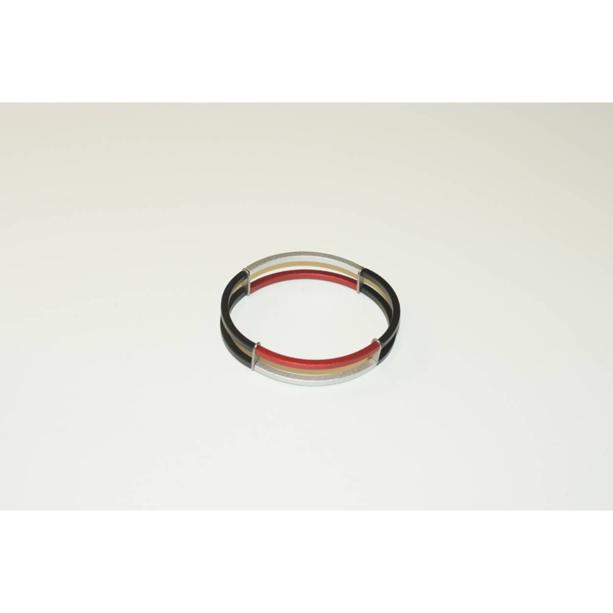 Step by Step Armband Edelstaal/Aluminium 500218
Aluminium orange, black, silver 3x3mm
Length app. 20cm