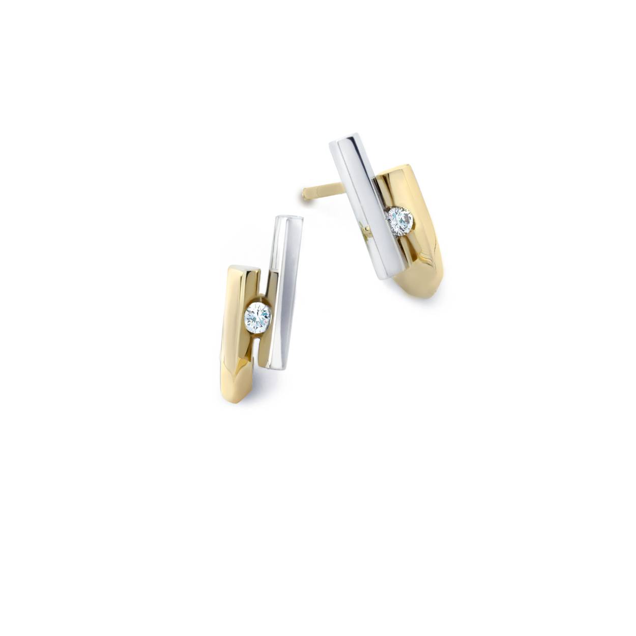 Halve oorring Penelope 14kts goud met briljant 2 x 0,03crt si/river
Model 3OORUF7795