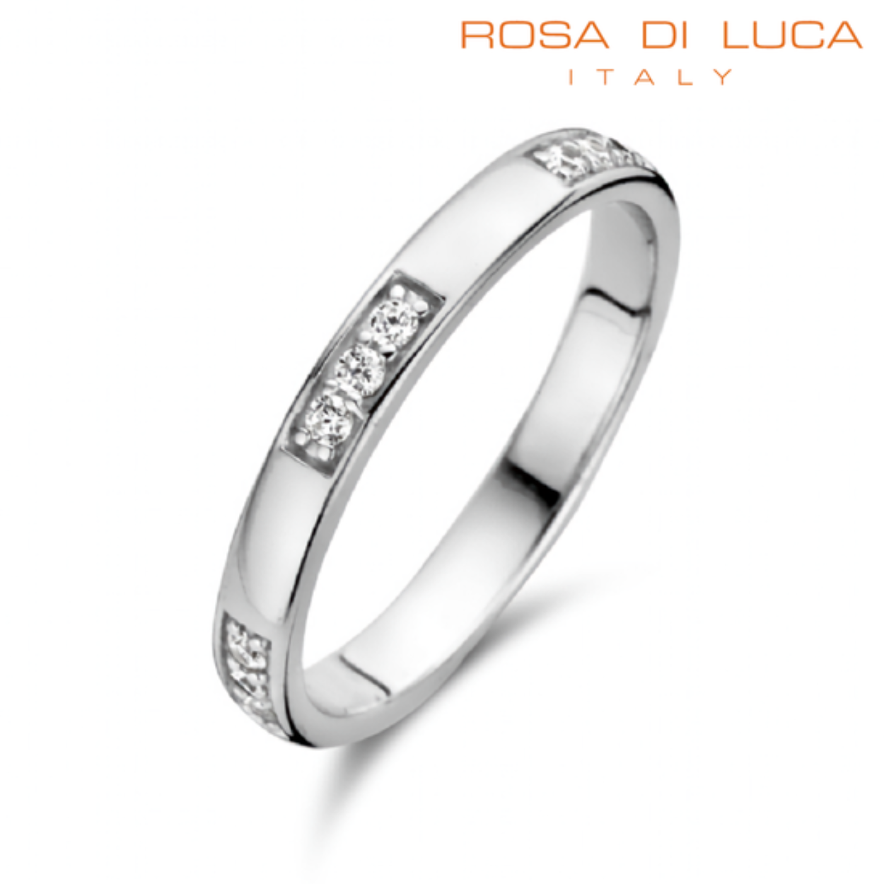 Rosa di Luca heeft eigentijdse en trendy sieradencollecties welke zijn ontworpen door haar eigen Italiaanse designers uit Florence. De sieraden van Rosa di Luca zijn gemaakt van het eerste gehalte zilver (925) en worden onder meer gecombineerd met zirkonia's, gekleurde edelstenen, vergulde schakels en stijlvol leder.

Eindeloos combineren met de aanschuifringen van Rosa di Luca, draag deze prachtige slanke zilveren ringen solo of als combinatie van verschillende ringen. De aanschuifringen zijn vervaardigd uit het eerste gehalte zilver (925) en worden gecombineerd met onder meer gekleurde kristallen, zirkonia's en keramiek. De zilveren ringen van Rosa di Luca zijn voorzien van een laag rhodium waardoor deze een prachtige glans hebben. 

Rosa di Luca 629.727
Zilveren aanschuifring met 3 vlakken van 3 zirkonia's