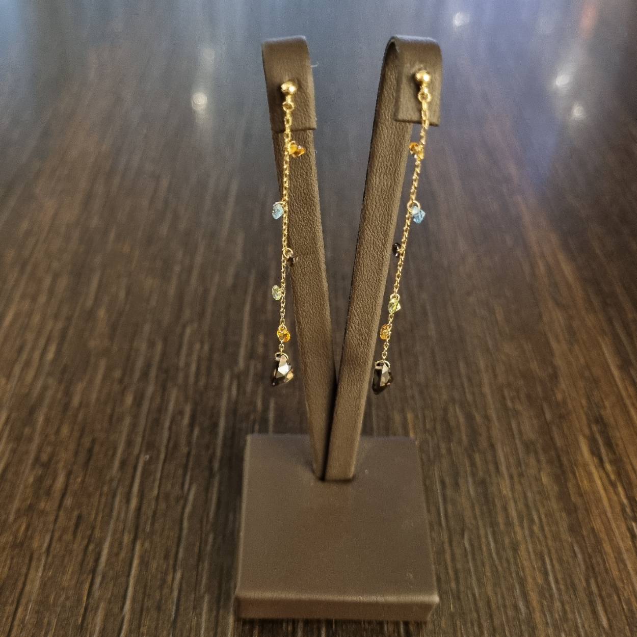 Prachtige 14 karaat geelgouden oorbellen. De oorbellen zijn 7 cm lang.