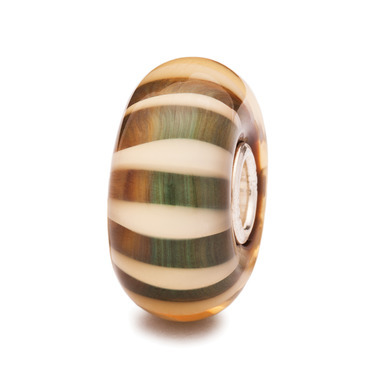 Een eenvoudig maar subtiel design vol diepte. Organische kleuren vormen brede strepen onder helder glas.