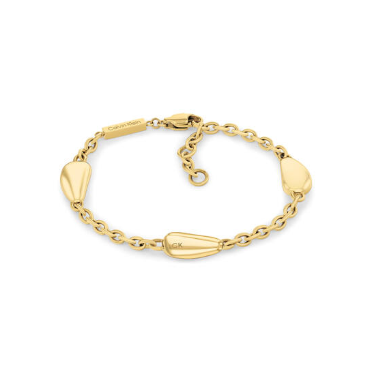 Calvin Klein CJ35000604 Dames Armband Staal
Deze stalen dames armband van Calvin Klein met nr CJ35000604 heeft een tijdloze uitstraling. De goudkleurige fijne armband heeft een 3 fantasie druppelvormige tussenstukken en kan op meerdere lengtes worden gedragen. De armband sluit met een karabijnslot en heeft een totale lengte van 18,5cm. Leuk te combineren met andere sieraden uit de serie van Calvin Klein.

OVER CALVIN KLEIN
Calvin Klein is een wereldwijd lifestylemerk dat gewaagde, vooruitstrevende idealen en een verleidelijke, vaak minimalistische, esthetiek nastreeft. Calvin Klein werd groot in de jaren 70 door haar mode- en merkjeans collecties. In de jaren 80 lanceerde Calvin Klein haar spraakmakende ondergoed dat uitdrukkelijk van logo ’s voorzien was. Vanwege het grote succes is het merk ook succesvol uitgerold in Accessoires, Parfums, Home, Brillen, Golf, Horloges en Sieraden.
Sinds de oprichting in 1968 door Calvin Klein, heeft het merk haar reputatie opgebouwd als leider in de Amerikaanse mode, dankzij een cleane esthetiek en innovatieve ontwerpen. Calvin Klein wil haar publiek verleiden en inspireren door middel van provocerende beelden en opvallende ontwerpen die prikkelen. 

SPECIFICATIES:
- Stalen dames armband
- Totale lengte 18,5cm
- Goudkleurig
- Glimmend