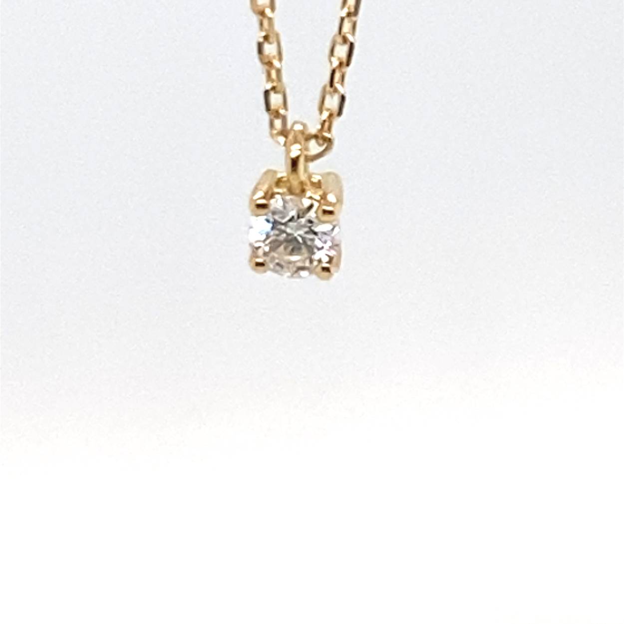 geelgoud collier met hangertje met briljant 0.11ct H/si