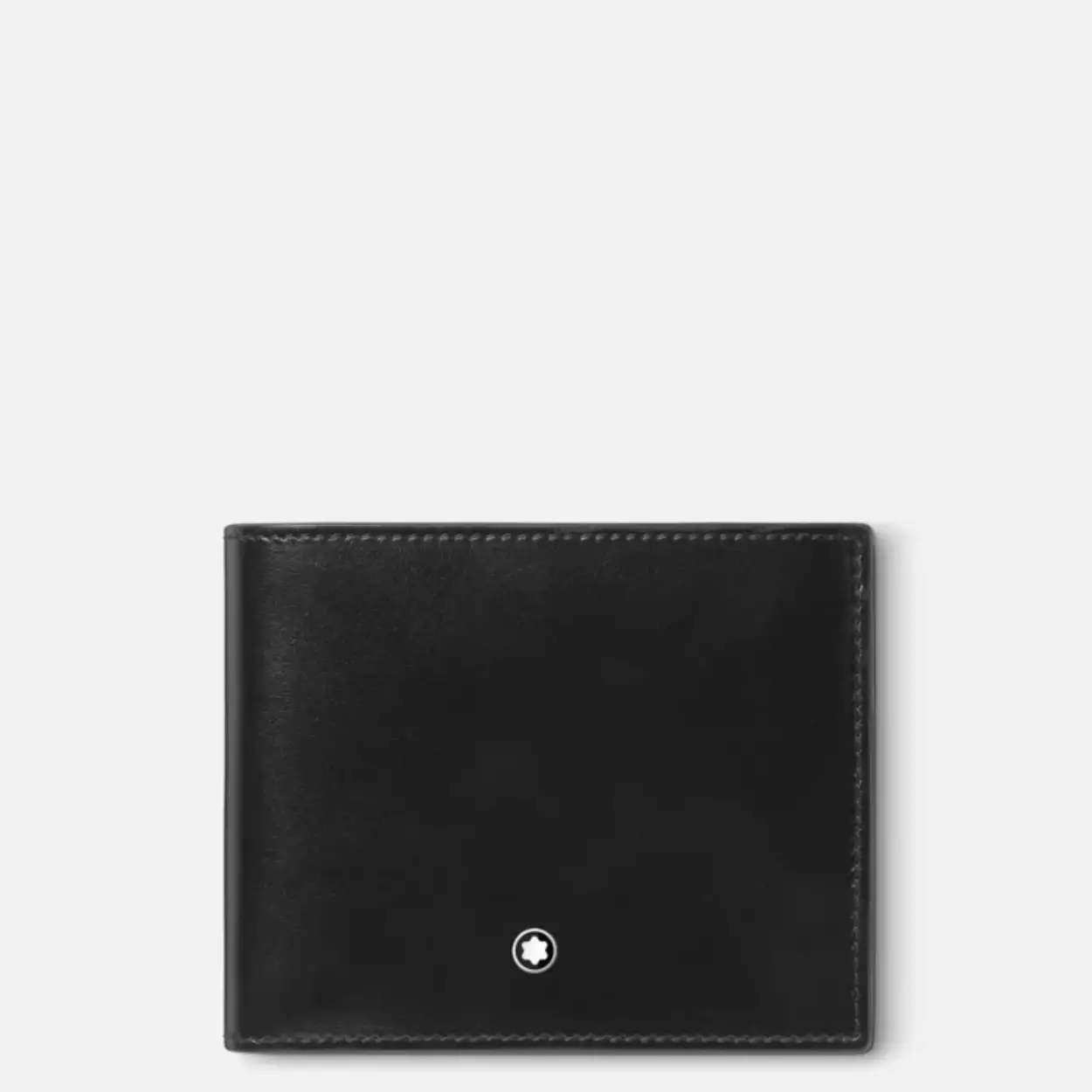 Een compacte leren portemonnee met een klepvak voor munten, de Meisterstück 4cc combineert ingetogen elegantie met praktische functionaliteit. Ontworpen voor uw dagelijkse benodigdheden, de portemonnee heeft vier creditcardvakken, twee compartimenten voor bankbiljetten, een muntenvak en een extra vak voor bonnetjes. Gemaakt van glad leer en gevoerd met zwarte stof, is het afgewerkt met het Montblanc-embleem.