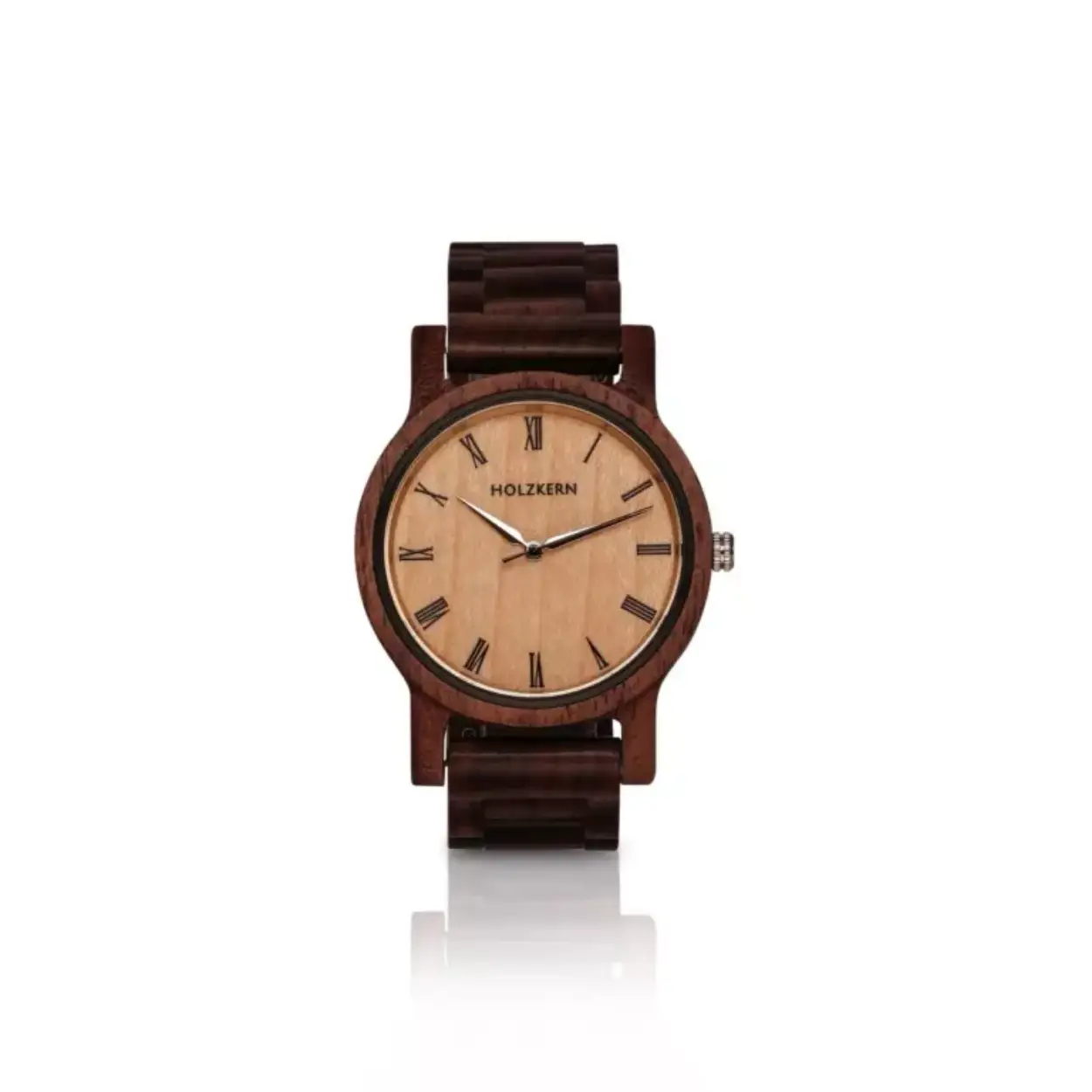 The forests shine in all the colours of autumn leaves and the season of harvest turns autumn into a festival of the senses.

The assimilated brown colours of walnut and maple upgrade this watch to the perfect attendant at the very first wine-tasting or at your favourite restaurant.
