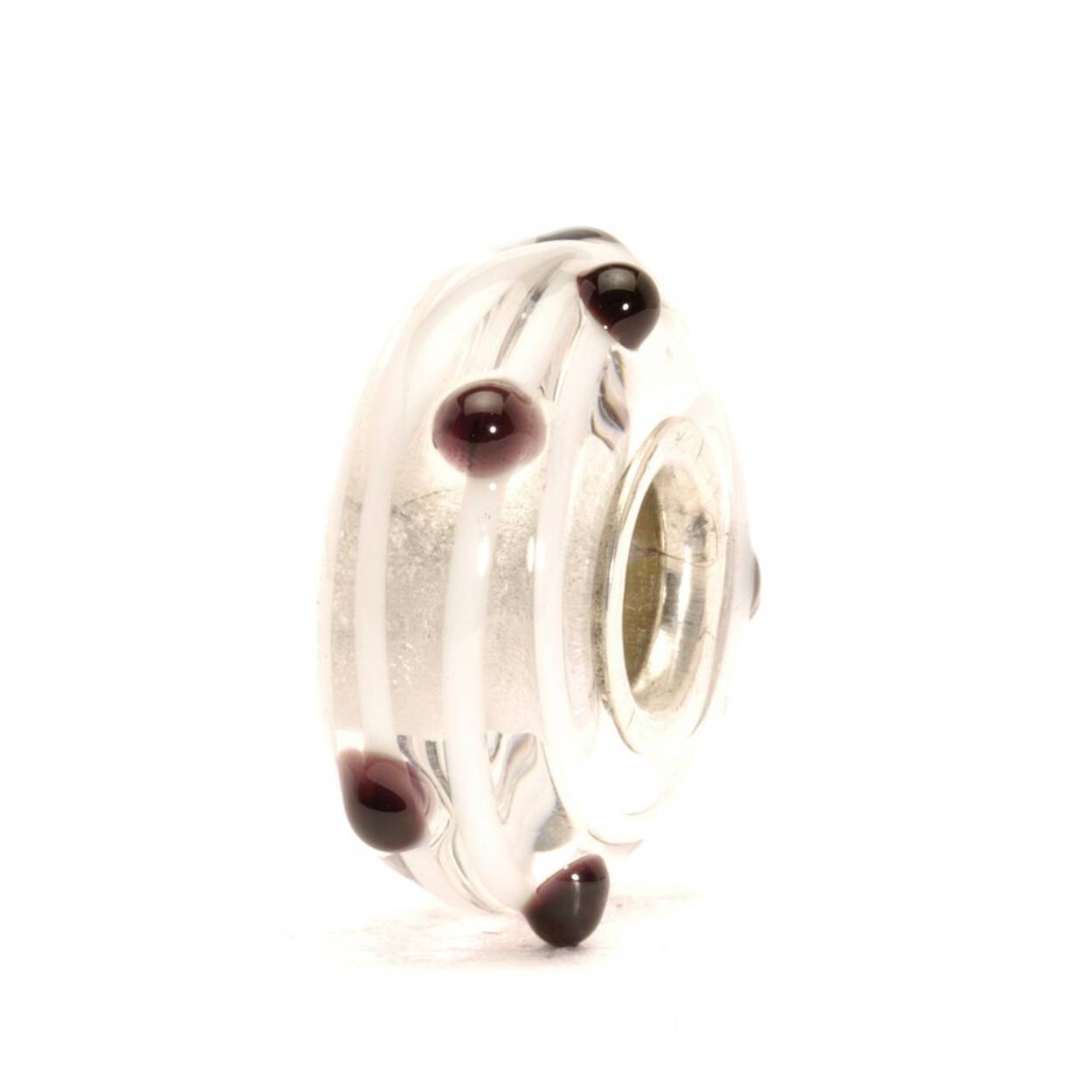 Kraal met zwarte stippen
Een wit lint kronkelt zich om helder glas met kleine zwarte stippen die op het oppervlak zweven. Een zeer stijlvolle en elegante Trollbead.