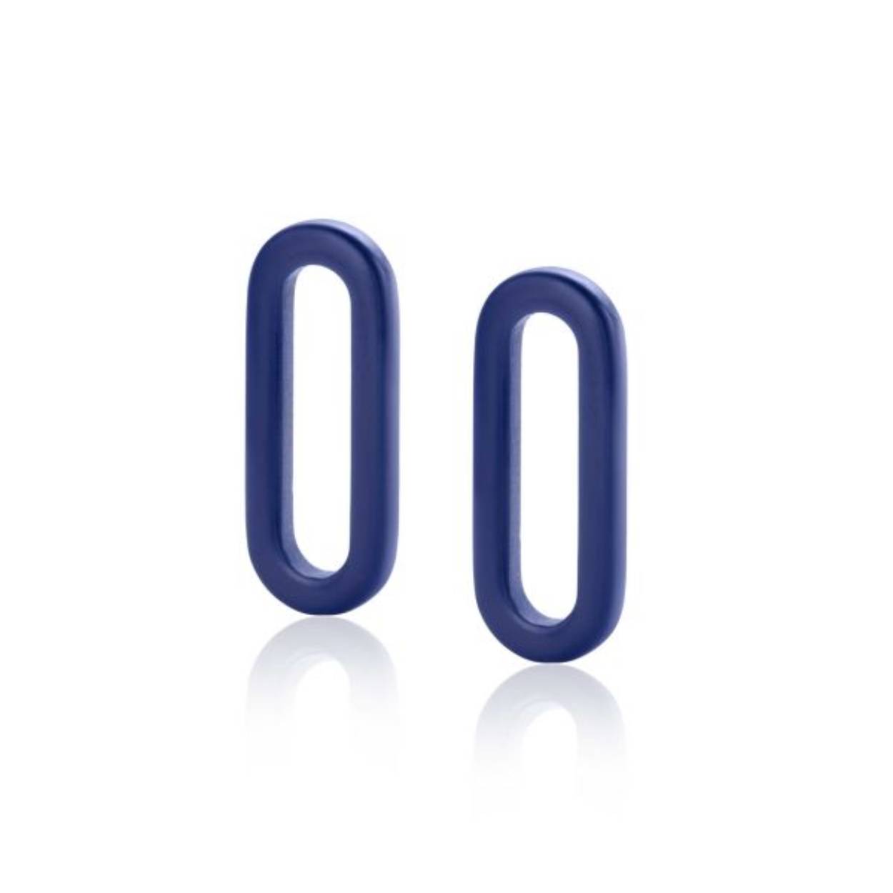 ZINZI ovale oorbedels 19mm in trendy lapis lazuli blauw. Hang ze gemakkelijk aan je ZINZI oorringen. De open ruimte is 3.5mm, waardoor deze oorbedels aan oorringen t/m 3mm buisdikte gehangen kunnen worden.