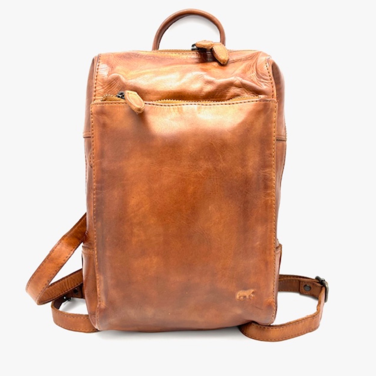 Leuke rugtas van BearDesign welke ruim opengaat. Het middencompartiment is voorzien van een rits. Verder zijn er handige vakken voorzien van rits aan de voorkant en achterkant.

Afmetingen:
Hoogte 29cm x breed 19cm x diep 10cm