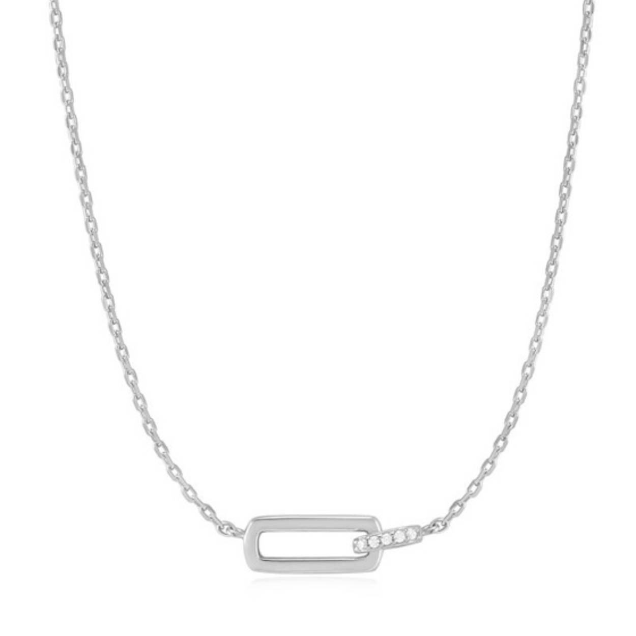Glam Interlock Necklace 
Deze collectie is geïnspireerd op de twee belangrijkste trends van het najaar: grote, vierkante vormen en véél shine. Deze schakelketting is de perfecte manier om op deze trend in te spelen, met het schakeldetail en de sprankelende rij zirkonia's. Perfect voor chique overdag of in de avond.

HET MERK
Geïnspireerd door de laatste fashion trends is Ania Haie het toonaangevende sieradenmerk voor hoogkwalitatieve maar ook betaalbare zilveren sieraden, zonder op de kwaliteit in te leveren. Iedere collectie is gebaseerd op de laatste catwalktrends, waardoor Ania Haie snel tot hét sieradenmerk voor stijlbewuste consumenten is verkozen. Elk sieraad wordt ontworpen om te combineren met andere sieraden waardoor je je eigen look kunt creëren. Maar ook zijn Ania Haie sieraden opvallend genoeg om op zichzelf te dragen. Sieraden uit de Ania Haie collectie zijn altijd gemaakt van 925 zilver met een finish van rhodium of van 14kt goud.

SPECIFICATIES
- Glam Interlock Necklace 
- Ketting
- 925 zilver gerodineerd
- Lengte verstelbaar: 43 - 48cm
- AH N037-01H