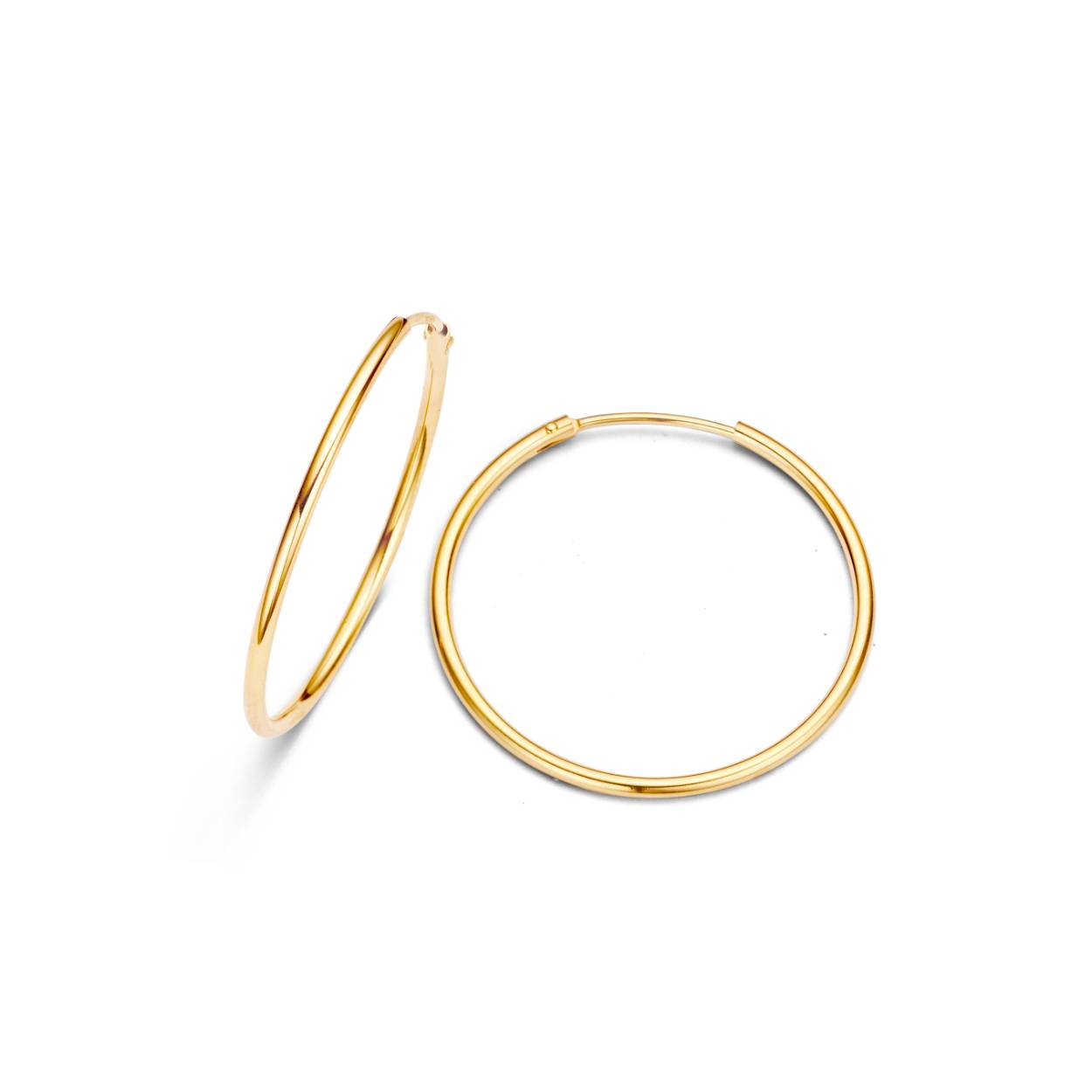 Geel gouden oorringen met buissluiting
13 mm diameter