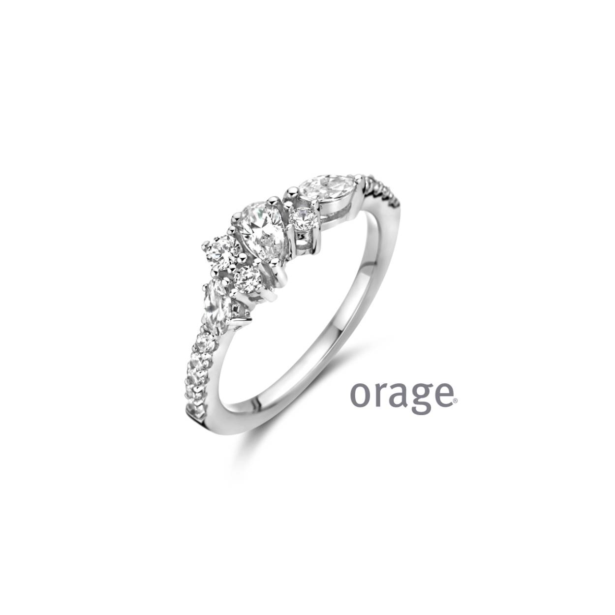 Zilveren ring met zirkonia's van het merk Orage
Maat: 56
Bijhorende collier, oorbellen en armband van deze set, ook verkrijgbaar (zie foto's)