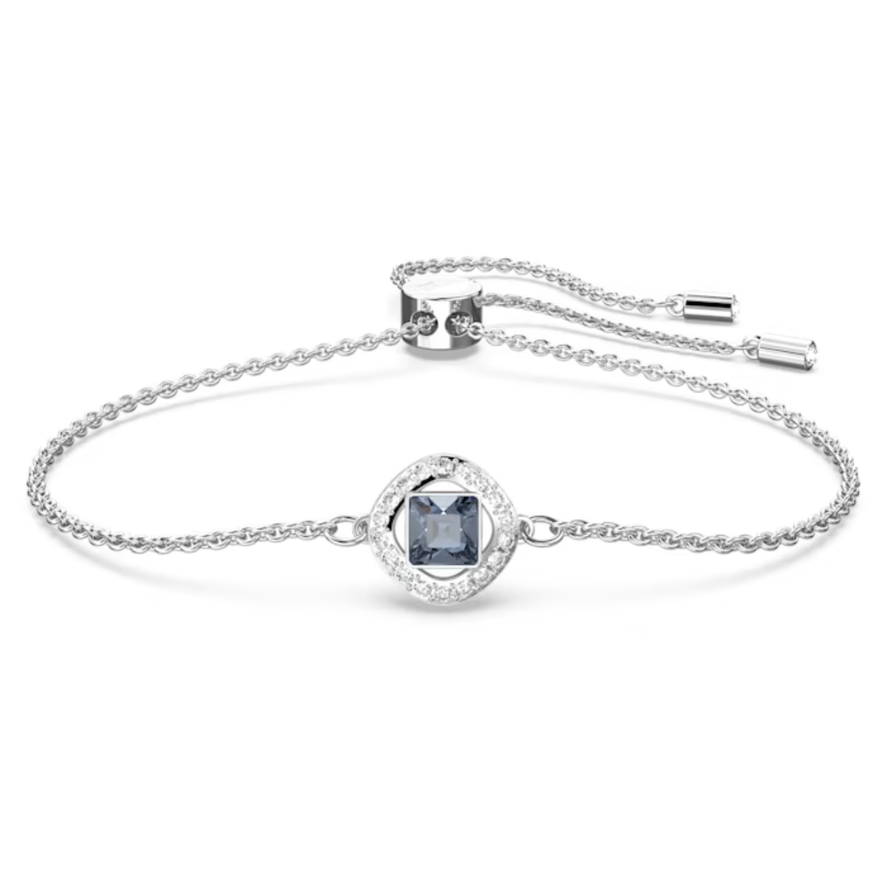 Deze armband is schitterend eenvoudig en geeft uw pols een subtiel kleuraccent. Het sieraad bevat een coole blauwe steen in het midden, omringd door een cirkel van helder kristalpavé in een zetting met een tijdloze rhodium toplaag. Met de schuifsluiting kunt u de pasvorm van de armband naar wens aanpassen. Ideaal als speciaal cadeau voor een dierbare of als veelzijdig sieraad dat u elke dag kunt dragen.

Collectie:  Angelic Square
Kleur:  Wit
Maximale lengte: 24 cm
Hoogte motief: 1 cm
Breedte motief: 1 cm
Materiaal:  Kristallen, Rodium-verguld
Type sluiting:  Schuifbare bal