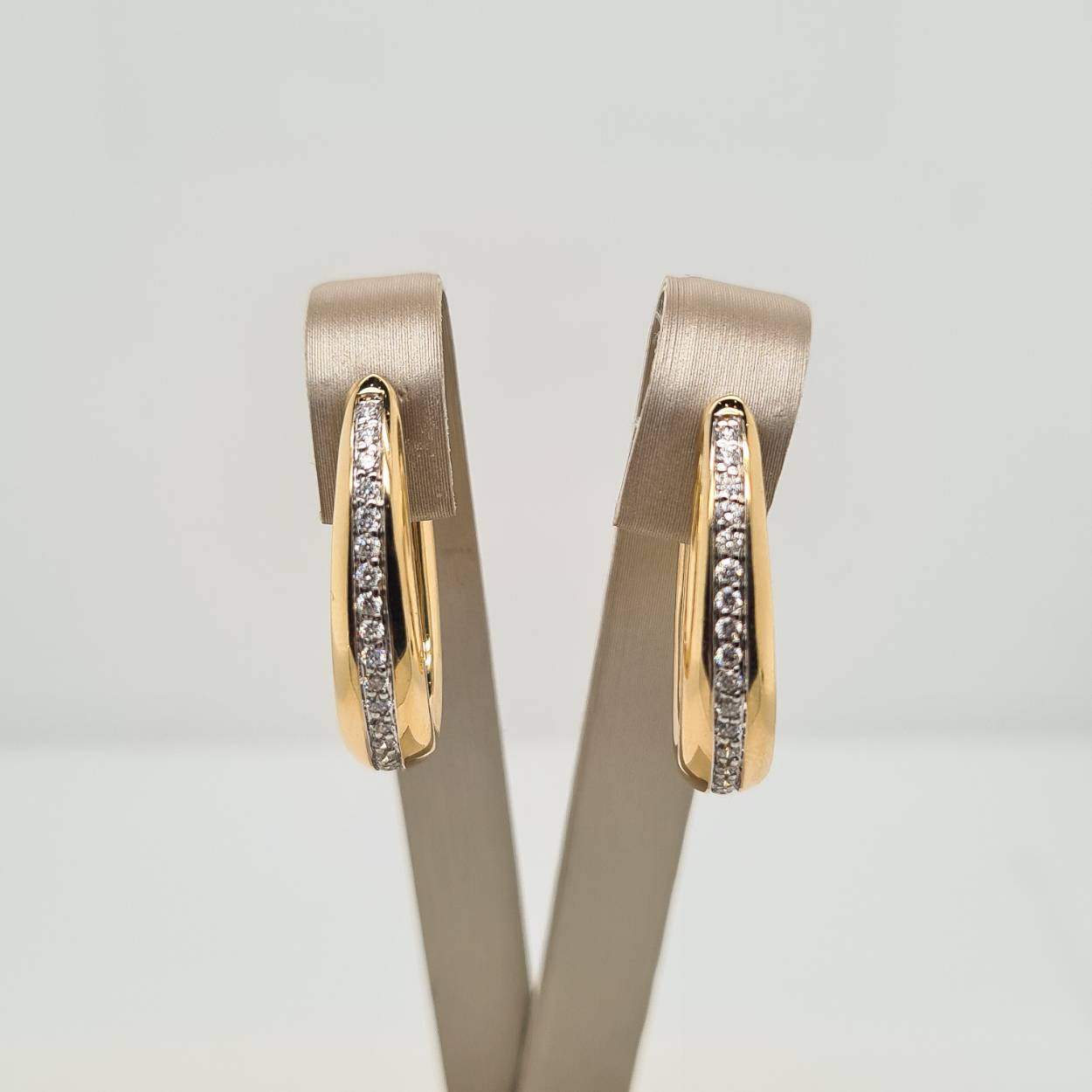 14krt gouden oorsieraden met diamant