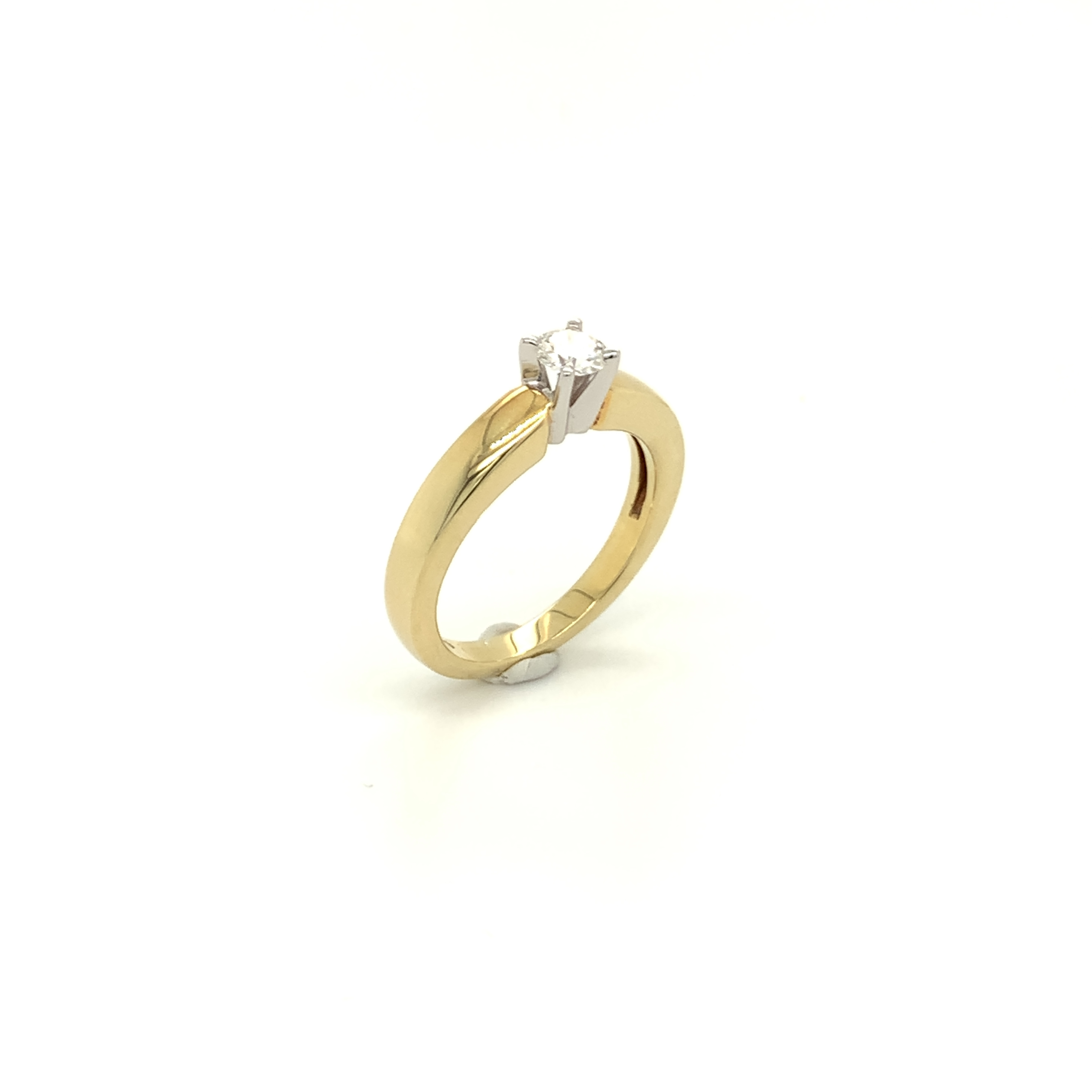 Gouden solitair ring met briljant 0.31crt maat 17.5