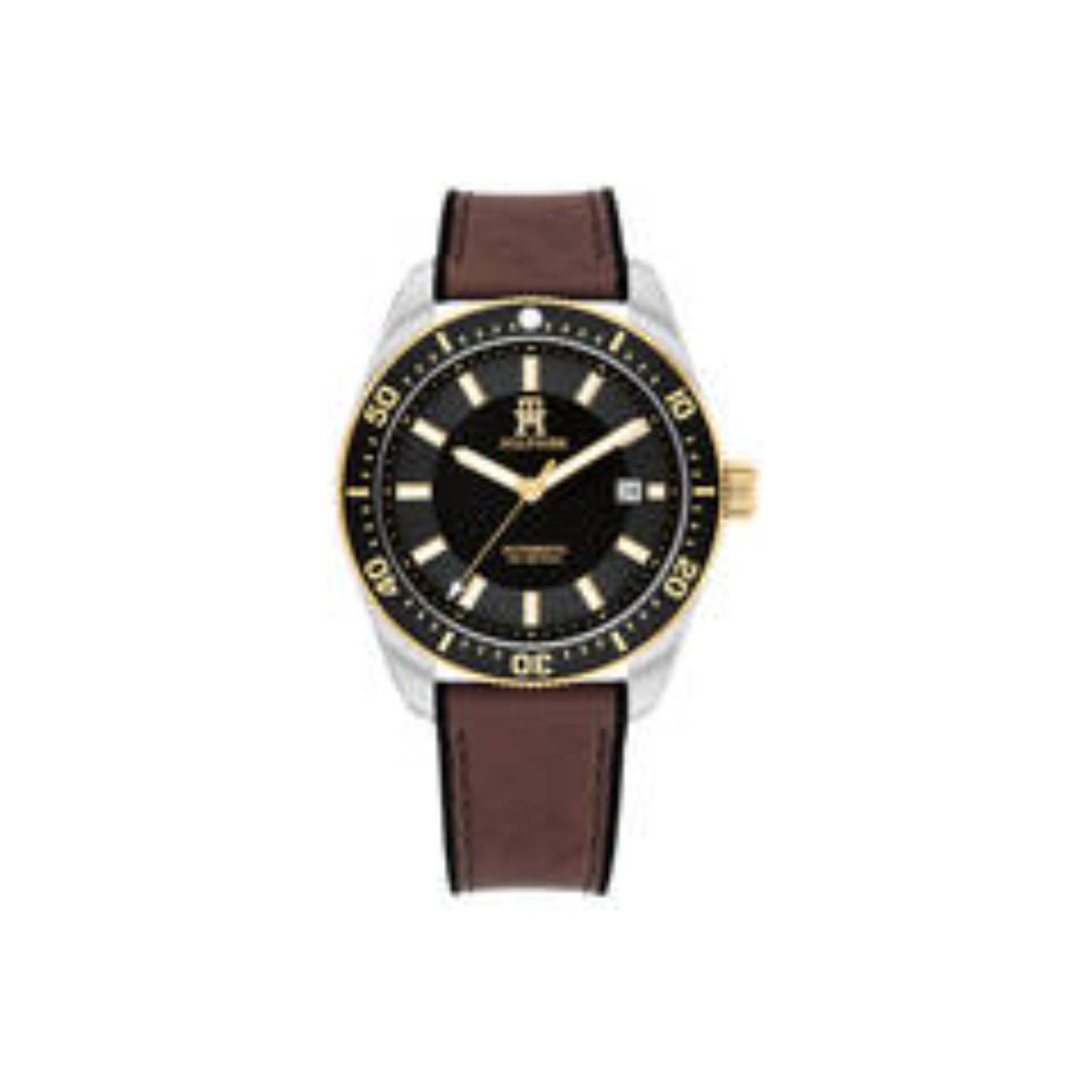 Tommy Hilfiger TH1792142 Horloge Heren Staal Zilverkleurig Automaat 40mm
Dit specifieke horloge van Tommy Hilfiger uit de TH85 serie met artikelnr: TH1792142 is een luxe herenhorloge die niet in je collectie mag ontbreken. Het stalen herenhorloge heeft een ronde zilverkleurige kast met een zwarte bezel en een zwarte wijzerplaat met lumibrite strepen, goudkleurige wijzers en een datum. Het uurwerk is automatisch en laadt op door de beweging van de pols. Aan de kast zit een zwarte siliconen band met een bruine leren laag erop gestikt. Door een glas aan de achterkant van het horloge is het uurwerk zichtbaar. Het horloge heeft een mineraalglas, een doorsnee van 40mm en is 10ATM.  

Het merk:
Sinds de lancering van het merk in 1985 is Tommy Hilfiger wereldwijd bekend geworden als pionier van de klassieke Amerikaanse coole stijl. Geïnspireerd door de iconische popcultuur en het Amerikaanse erfgoed. De dames en herencollectie van dit seizoen bestaan uit minimalistische silhouetten en rustieke lederen details. De herenhorlogecollectie biedt iconische uurwerken met roestvrijstalen, lederen en siliconen banden.

Specificaties:
- Mineraalglas
- Ronde kast 40mm
- Zilverkleurige horlogekast met zwarte bezel
- Zwarte wijzerplaat met datum
- Zwart met bruine siliconen/lerenband 
- 10ATM