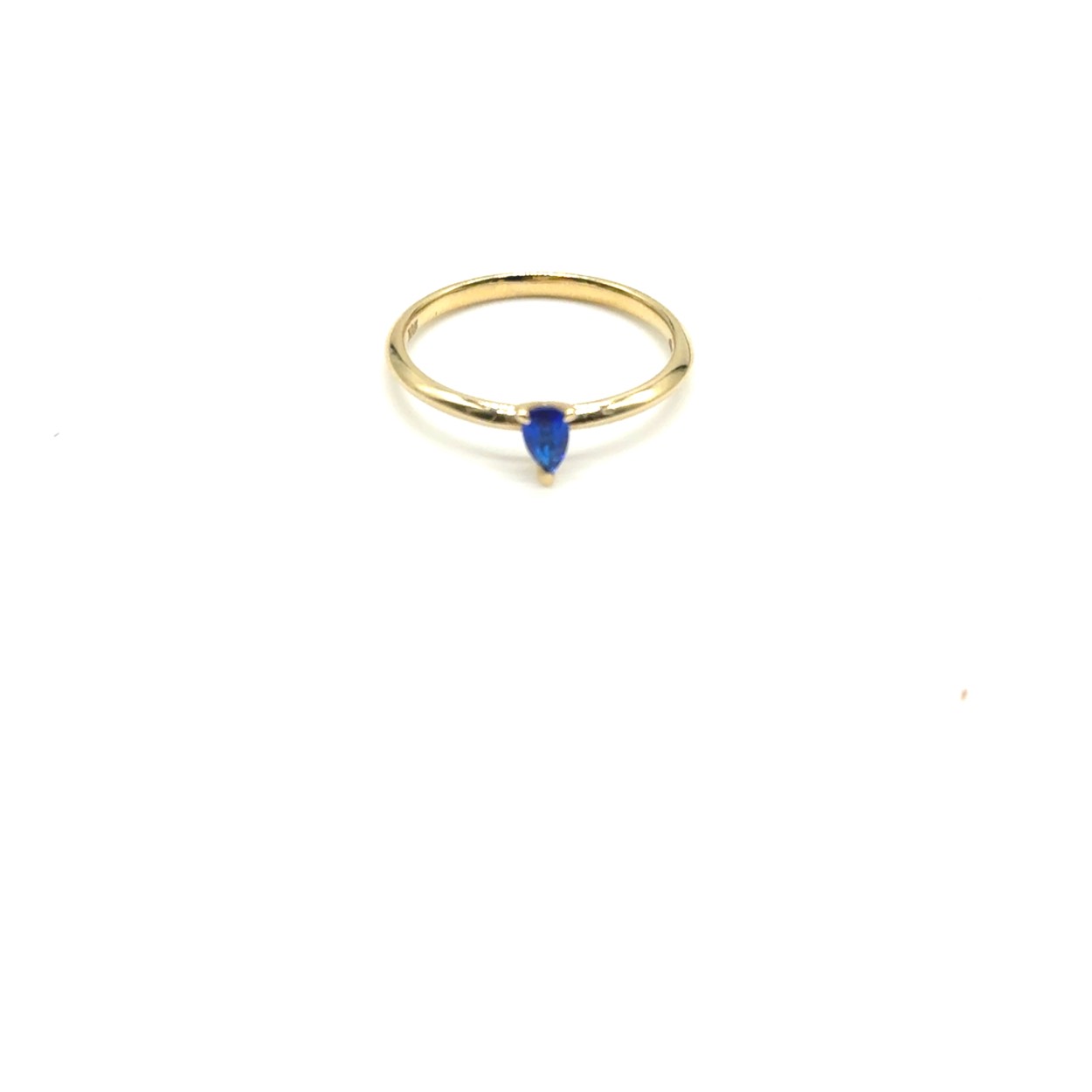 14k gouden ring met een blauwe zirkonia steen. 