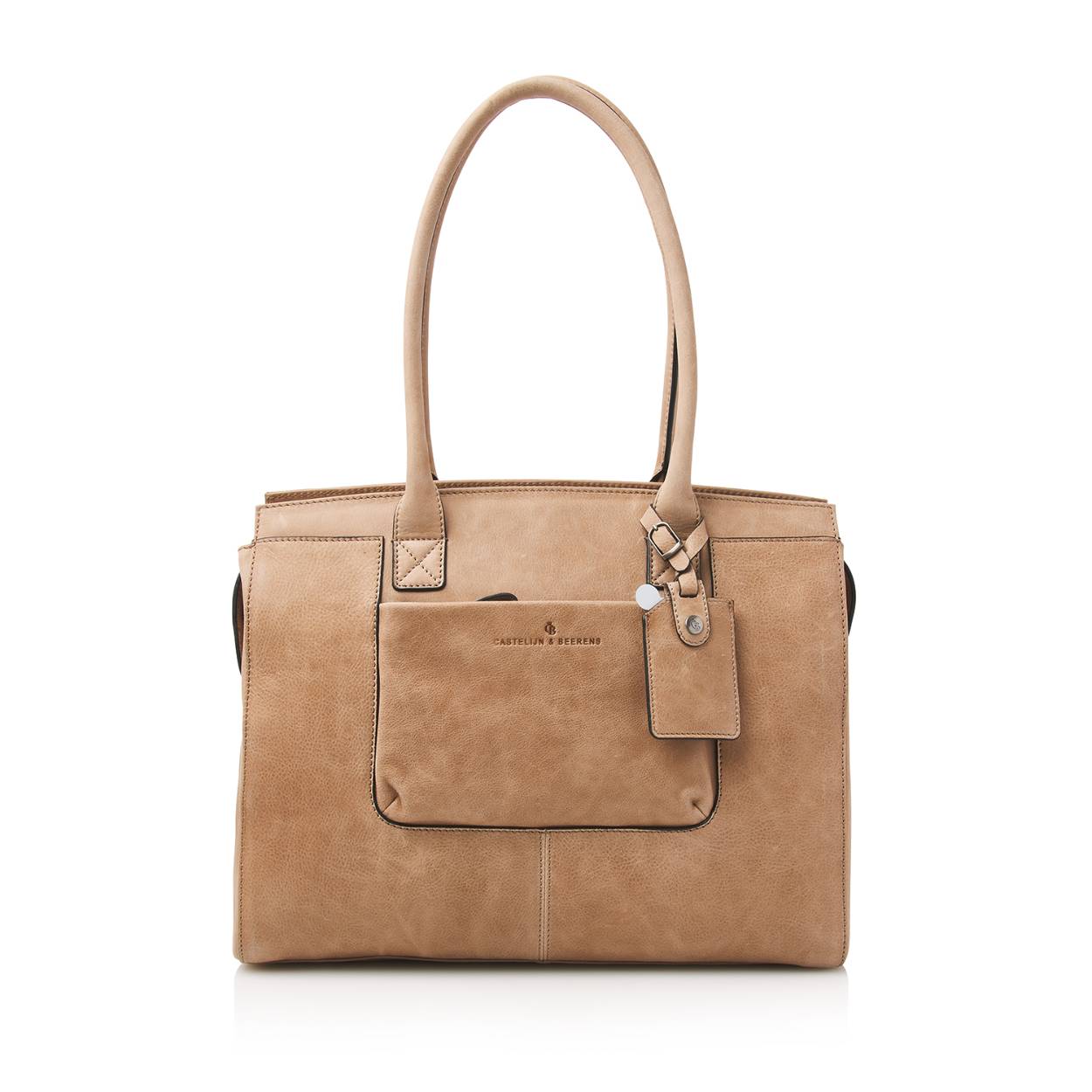 Deze Castelijn & Beerens Carisma laptoptas is speciaal ontworpen voor laptops tot 15.6" en tablets. De tas is voorzien van RFID bescherming om uw persoonlijke gegevens te beschermen. Met een verstelbare schouderband en handvatten is deze tas comfortabel te dragen. Draag hem als een schoudertas of gebruik de handvatten voor een meer formele look. Een stijlvolle en functionele toevoeging aan uw outfit!