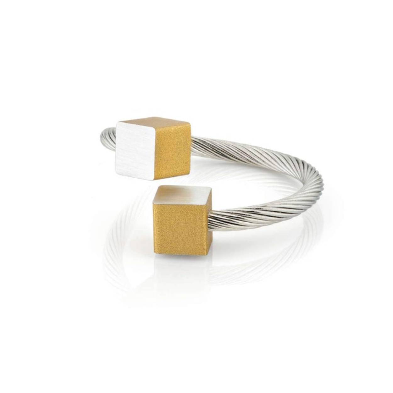 ring met goudkleurige blokjes