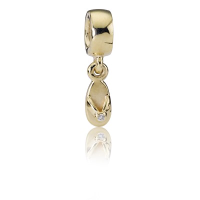 gouden teenslipper hanger. In de teenslipper zit een 0.01ct diamantje
