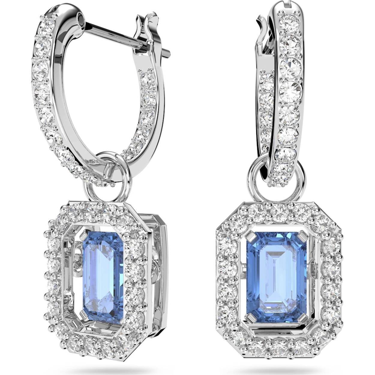 Wees het stralende middelpunt met deze oorstekers, die verfijnd en toch opvallend zijn. Beide oorstekers bevatten een blauwe Dancing Stone die wordt omringd door elegante heldere pavékristallen in een zetting met rodium toplaag. Draag ze bij elke outfit, van denim en klassieke kledingstukken tot je favoriete avondlooks – dit prachtige design verdient het om gezien te worden. Deze oorbellen maken onderdeel uit van de Millenia familie en zijn ontworpen voor Collection III.

Artikelnr.: 5619500
Collectie:  Millenia
Kleur:  Blauw
Lengte: 2.3 cm
Breedte: 0.8 cm
Materiaal:  Kristallen, Rodium-verguld, Zirkonia
Gewicht (individueel product):  1.5 g