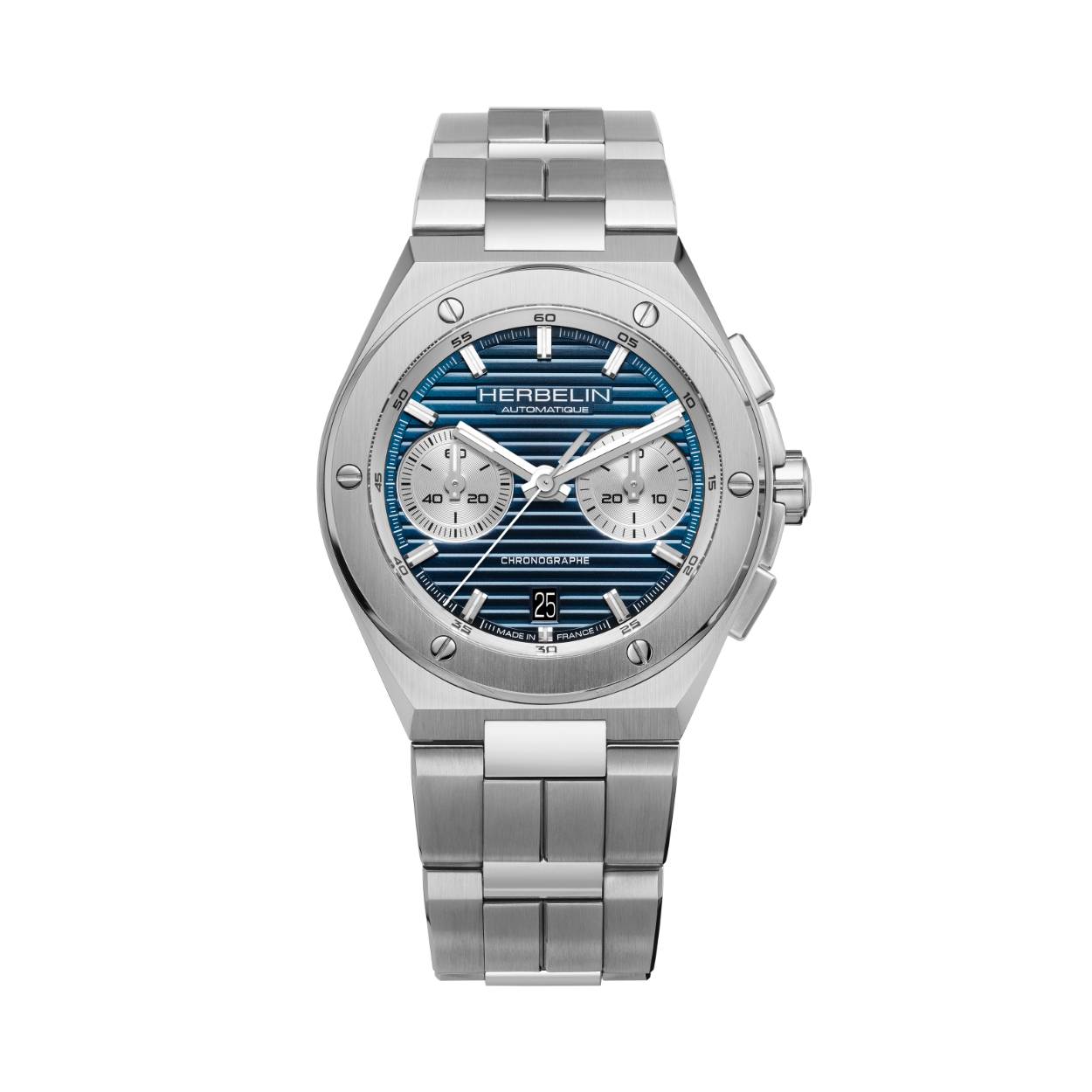 De Cap Camarat Chronograaf Automatic combineert prestaties met een elegant design. Dit Herbelin horloge is voorzien van een Zwitsers automatisch uurwerk met een gangreserve van 62 uur en belichaamt perfecte precisie. De transparante achterkant nodigt u uit om het automatische uurwerk in actie te bewonderen. Met een dikte van 14,20 mm en een diameter van 42 mm heeft dit horloge een imposante aanwezigheid om de pols. Het elegante design onderscheidt zich door verfijnde details, afwerkingen en een verfijnde wijzerplaat, wat een vleugje moderne stijl aan uw pols toevoegt. De Cap Camarat Chronograaf Automatic is de perfecte keuze voor horlogeliefhebbers die op zoek zijn naar een perfecte combinatie van prestaties, elegantie en innovatie.