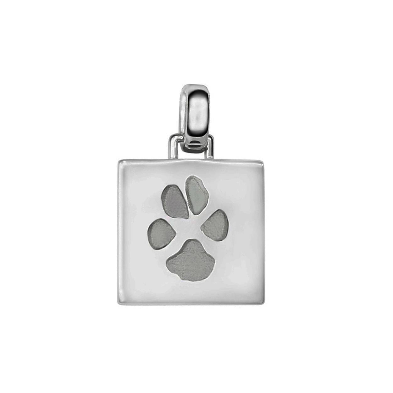 Zilveren hanger, vierkant met pootafdrukje, exclusief ketting. 
Het pootafdrukje van uw dierbare huisdier wordt in het sieraad gelaserd. We kunnen het pootje vergroten of verkleinen zodat het precies in de gewenste hanger past. U kunt er ook nog voor kiezen om het pootafdrukje te vullen met as of haar.
Heeft u geen pootafdrukje van uw eigen huisdier beschikbaar? Dan kunnen we een standaard pootafdrukje in het sieraad laseren.

Ook verkrijgbaar in 9kt, 14kt en 18 kt goud
Mogelijkheid om een naam en/of datum te laseren op de hanger
