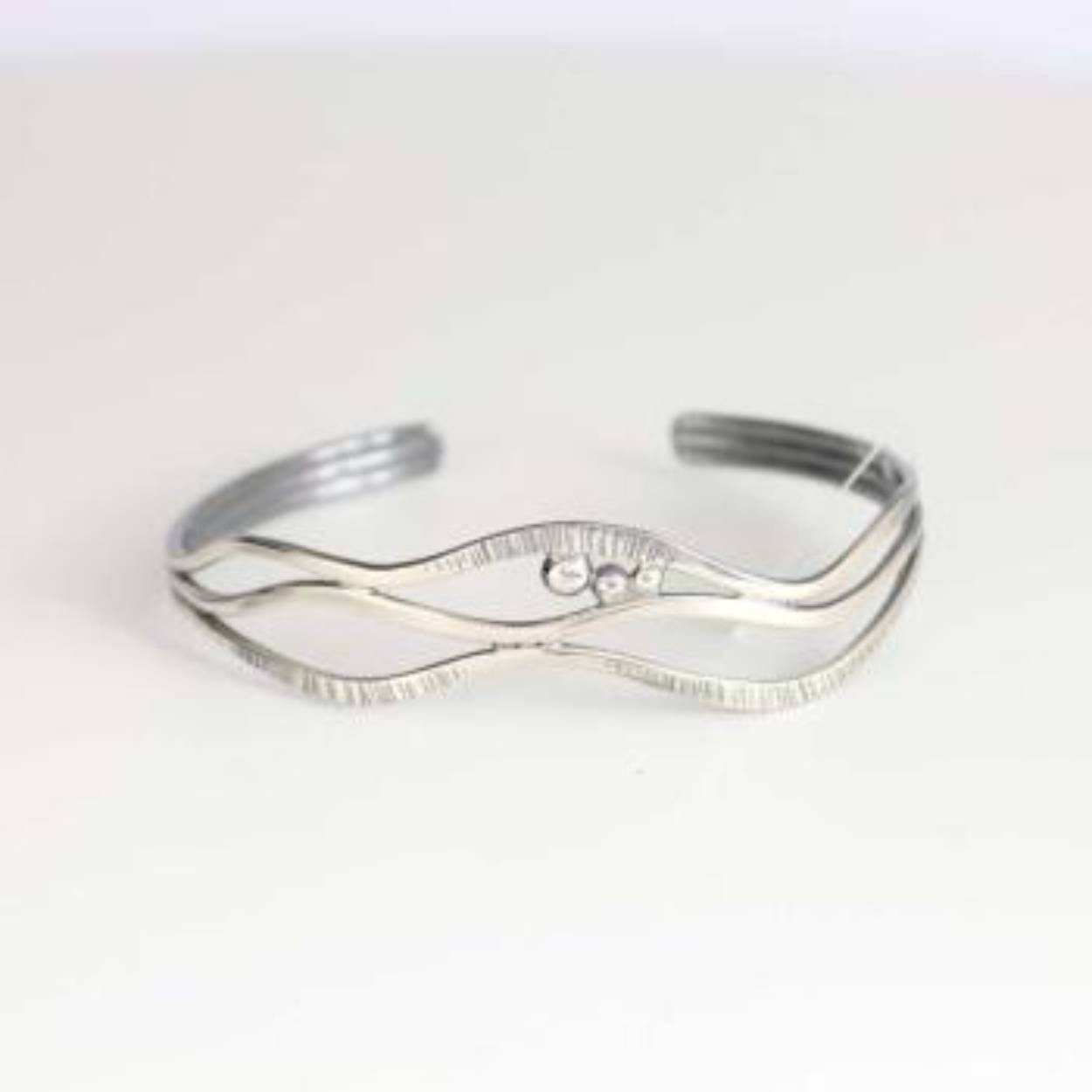 Buttner Schmuck handgemaakte sieraden vervaardigd in een klein atelier uit de Harz, zilveren armband.