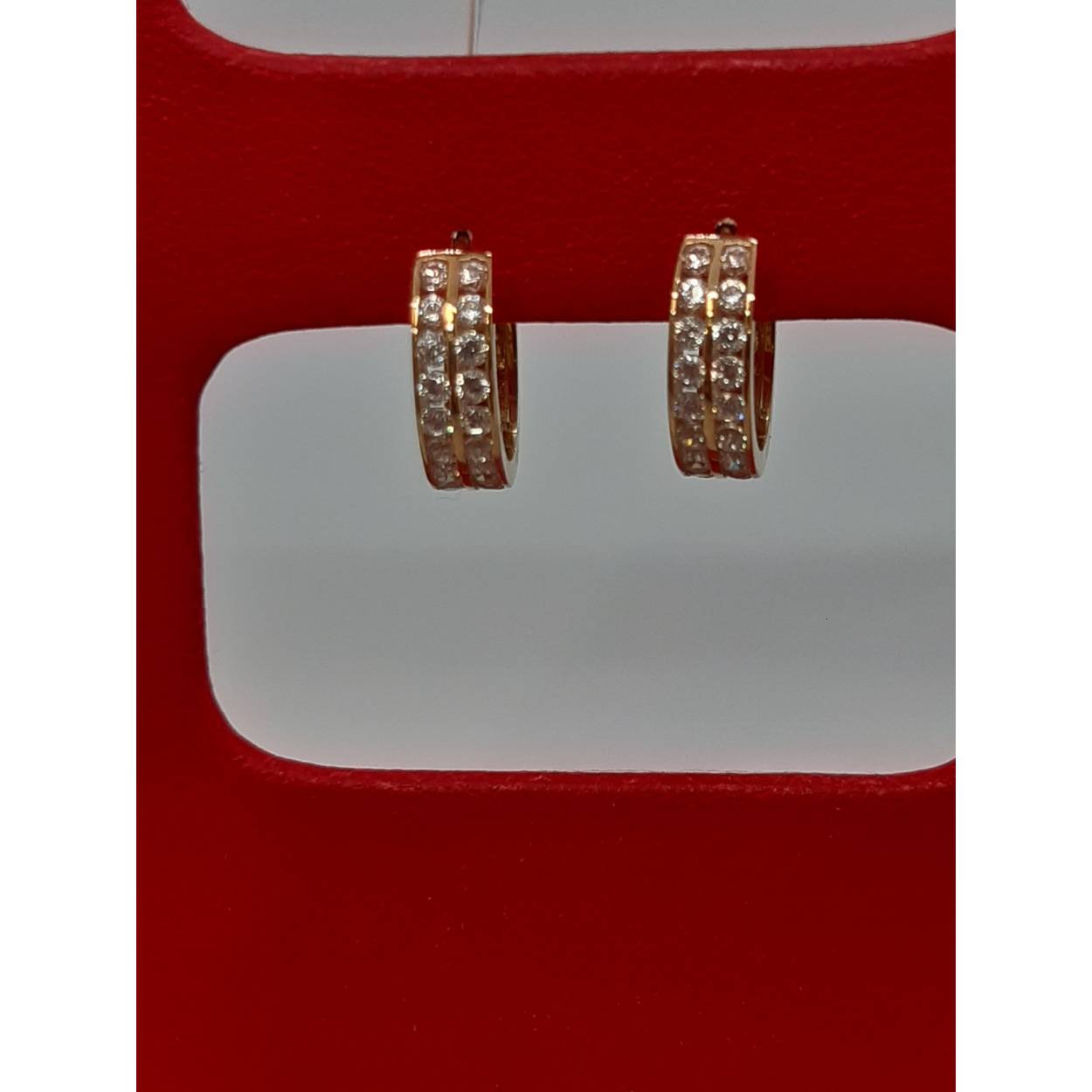 gouden oorbellen 
14k met stenen 