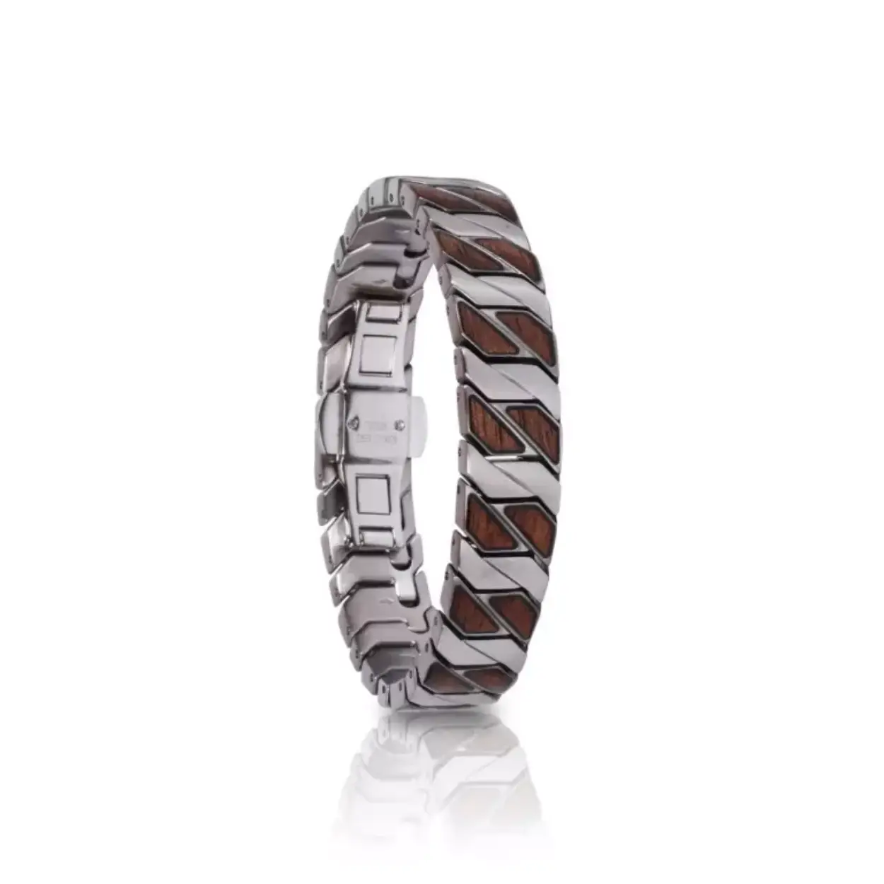 Our exclusive waterproof Baritone Bandlet made from rich walnut wood combined with high-quality stainless steel in silver is an absolute must-have for a stylish man's wardrobe! With the Baritone Bandlet from Holzkern, you'll make a statement without much effort.