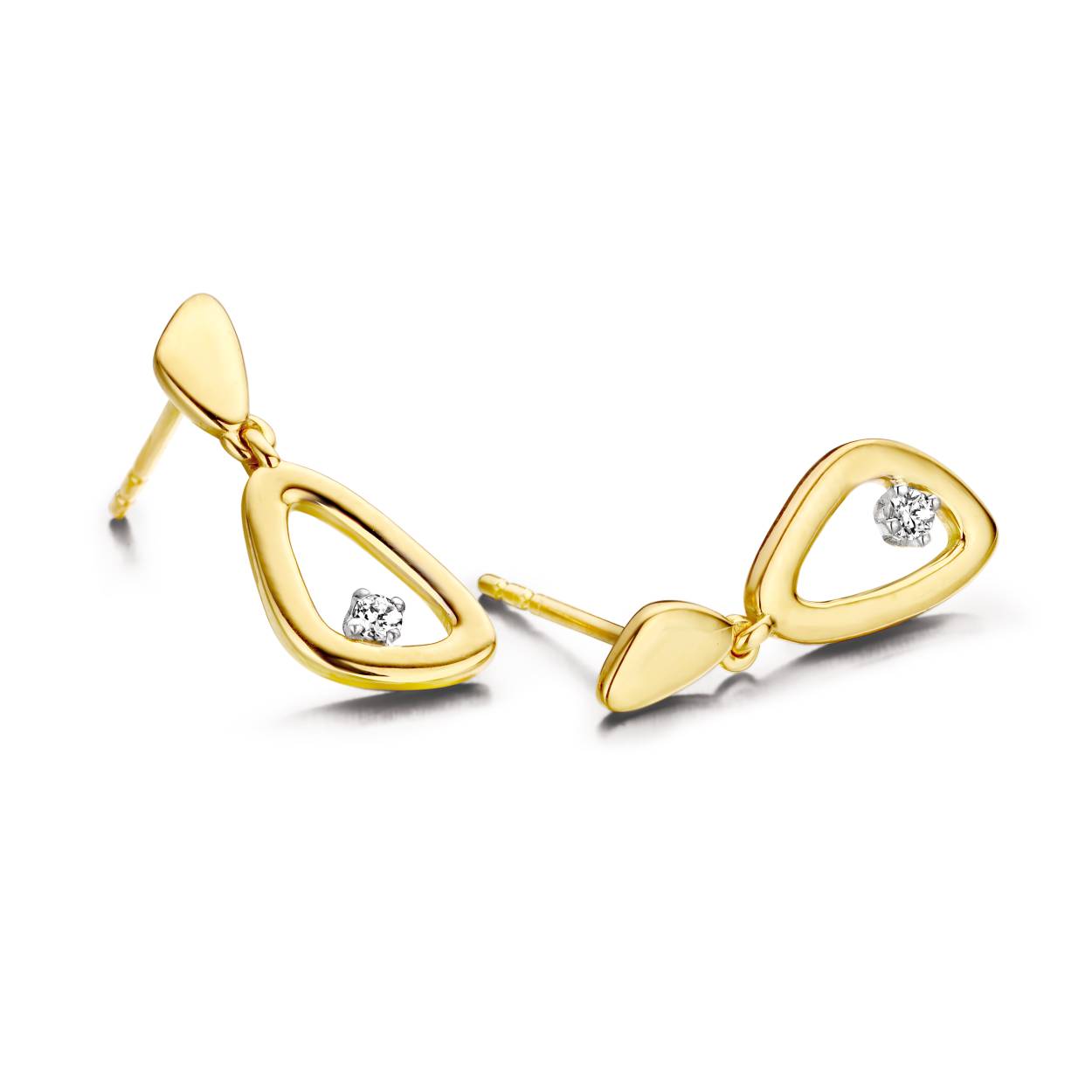 Oorringen gemaakt met oud goud