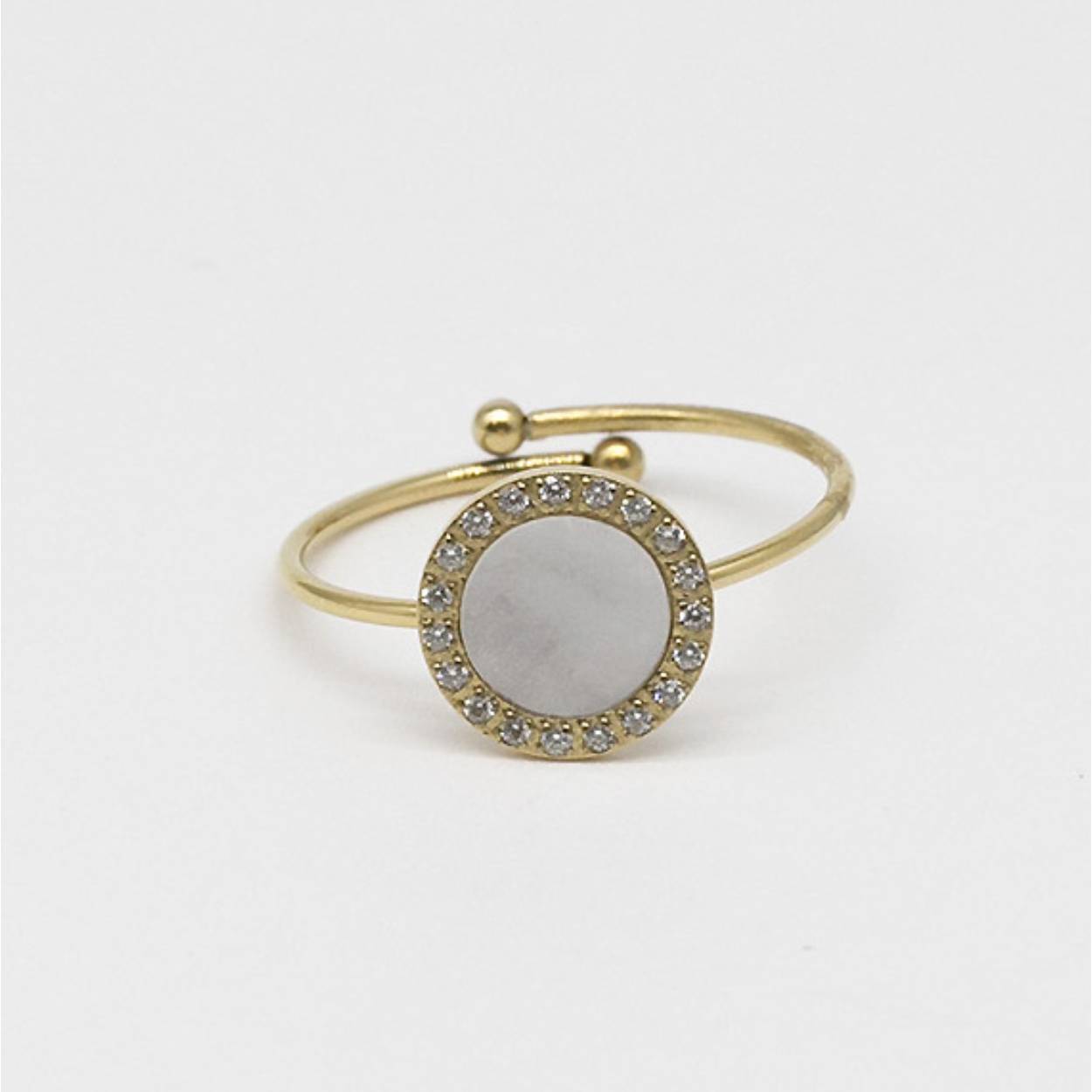 De Platings van ZAG Bijoux zijn van de allerbeste kwaliteit. De ringen van ZAG zijn echte eyecatchers en passen altijd omdat ze om je vinger klemmen. De Maat is van 16.5 tot 19 instelbaar
