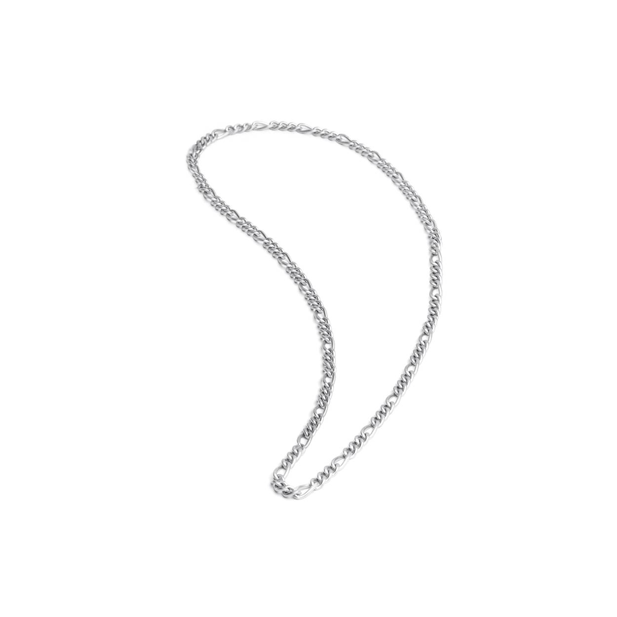 De Primo Silver-ketting is een figaro-ketting van 3 mm met een gepolijste zilveren afwerking. Het is gemaakt van 316L roestvrij staal en is zeer licht en duurzaam. Je kunt deze ketting dag in, dag uit zonder zorgen dragen. De lengte van de ketting is:  54 cm en het heeft een verlengketting van 10 cm die u indien nodig kunt toevoegen.
