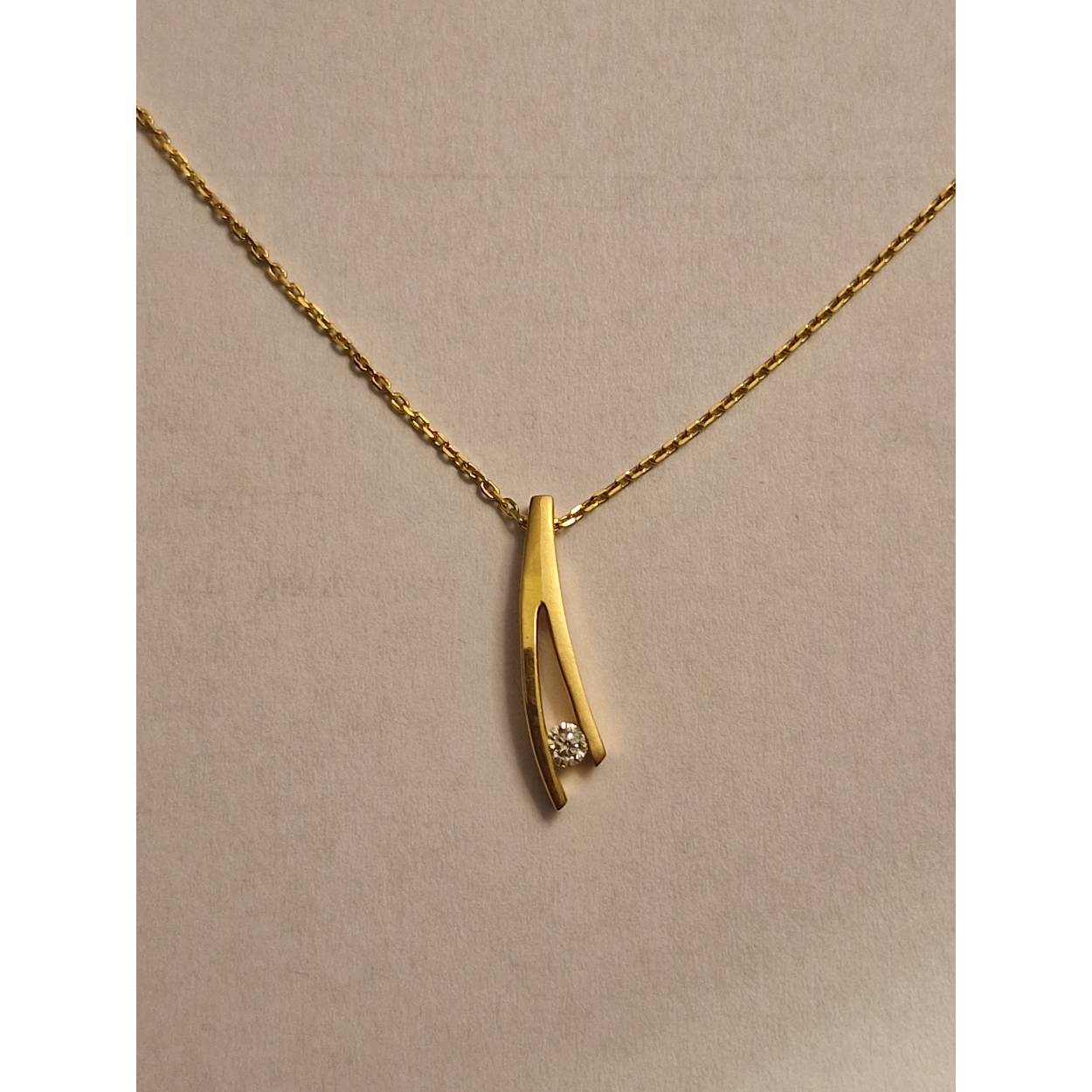 18k geelgouden hanger met diamant inclusief collier
