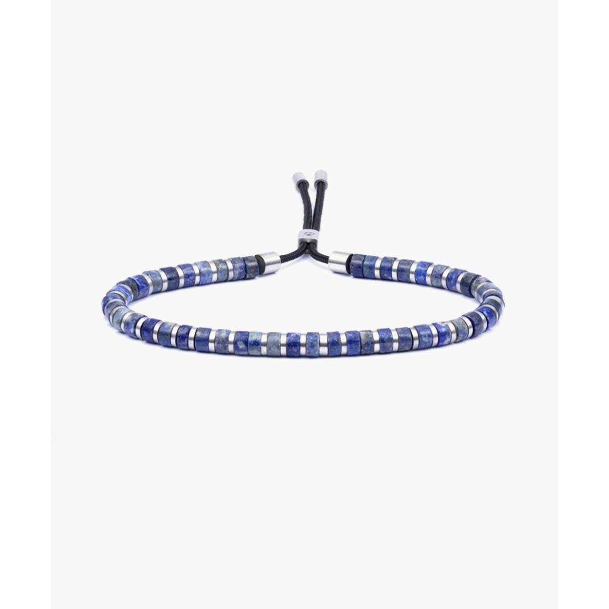 De Brontide 4mm belichaamt de stilte voor de storm. Ge&iuml;nspireerd door donder in de verte en aardse kracht, straalt hij rustige kracht en vertrouwen uit. Gemaakt met betekenisvolle edelstenen is dit verfijnde ontwerp perfect om solo te dragen of gelaagd voor een krachtiger effect. Wees de kracht, breng de donder.
