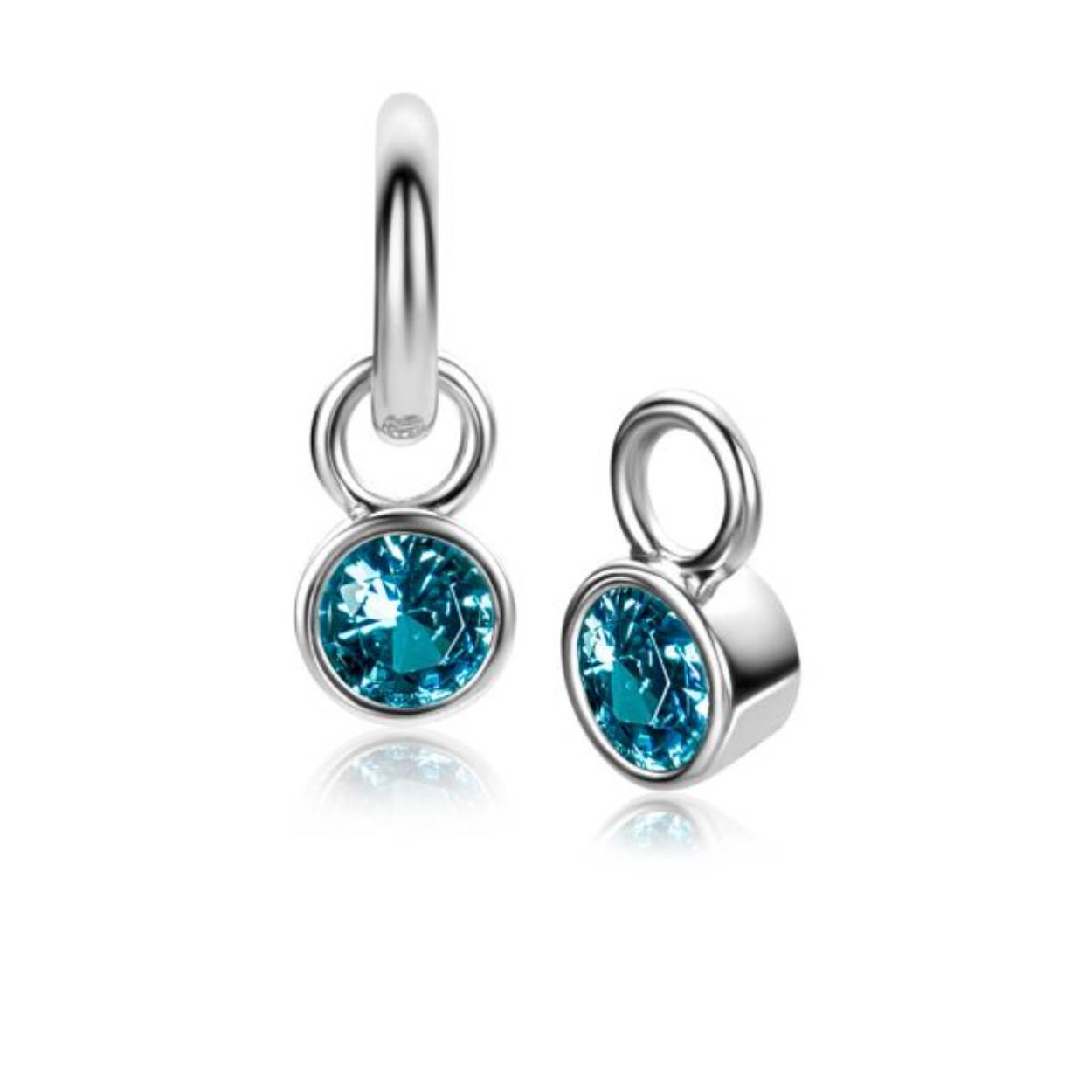BIRTHSTONE zilveren oorbedels MAART, staan symbool voor iemand die in de maand maart is geboren. In maart is de geboortesteen 'blauw aquamarijn zirconia'. Iedere geboortesteen heeft haar eigen betekenis. Hang ze sierlijk aan je zilveren Zinzi oorringen. De oorringen zijn niet bij de prijs inbegrepen. Vervaardigd van eerste gehalte zilver (925) en voorzien van een extra rodiumlaag voor een langdurige glans.