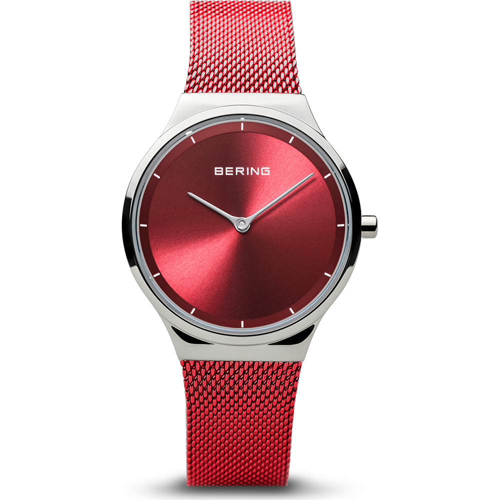 Dit Bering horloge heeft een prachtige klassieke uitstraling. Het horloge is gemaakt van edelstaal en wordt gedragen door dames.