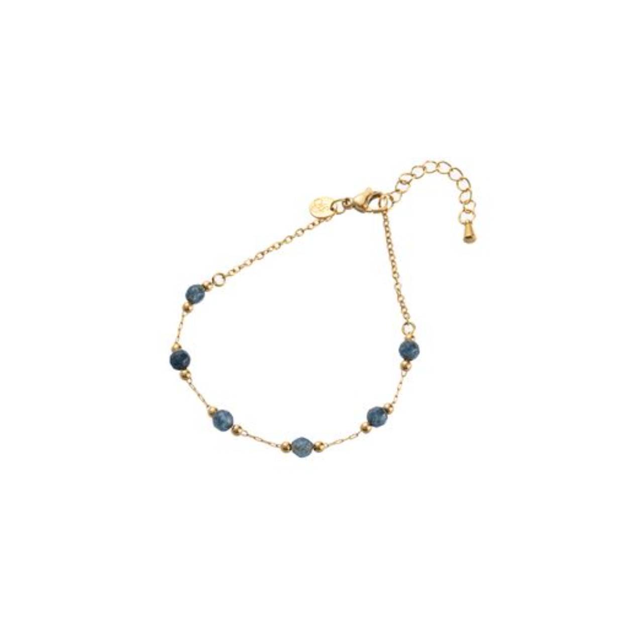 Elke keer weer gaan we op zoek naar de mooiste kleuren om jouw armparty helemaal compleet te maken. Van simpele subtiele kralenbandjes tot bredere statement stukken, we ontdekken steeds weer de nieuwste trends en passen deze toe in al onze designs.

De vele ontwerpen armbanden in onze collectie zijn goed met elkaar te combineren om een leuke armparty te creëren, maar ook met 1 armband maak je je outfit al compleet.