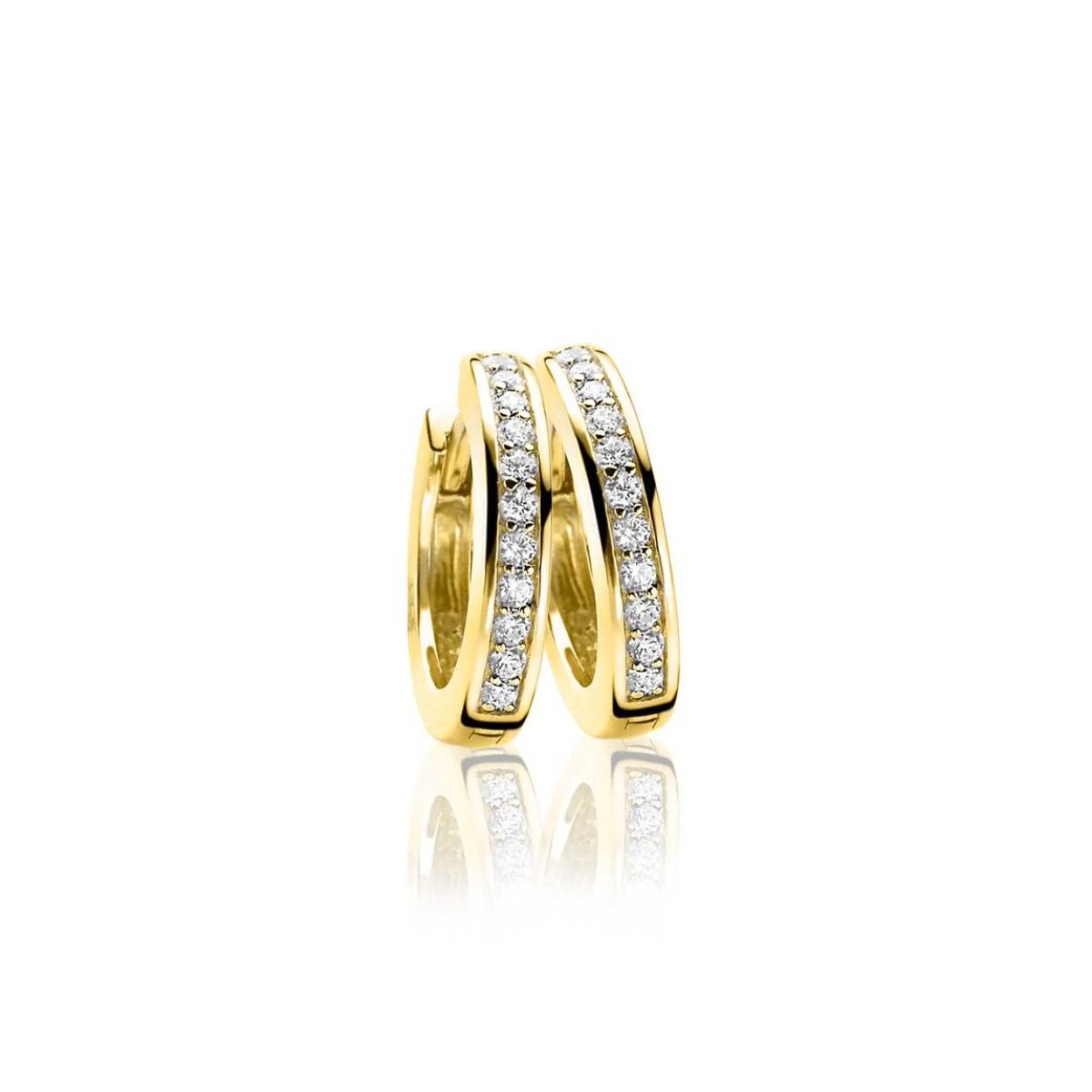 ZINZI zilveren oorringen in 14K geel verguld bezet met witte zirconia's en voorzien van luxe scharniersluiting. De oorringen zijn 17mm x 3mm groot. Ideaal te combineren met Zinzi oorbedels. De oorringen zijn vervaardigd van eerste gehalte zilver (925) en extra 14K geel verguld.