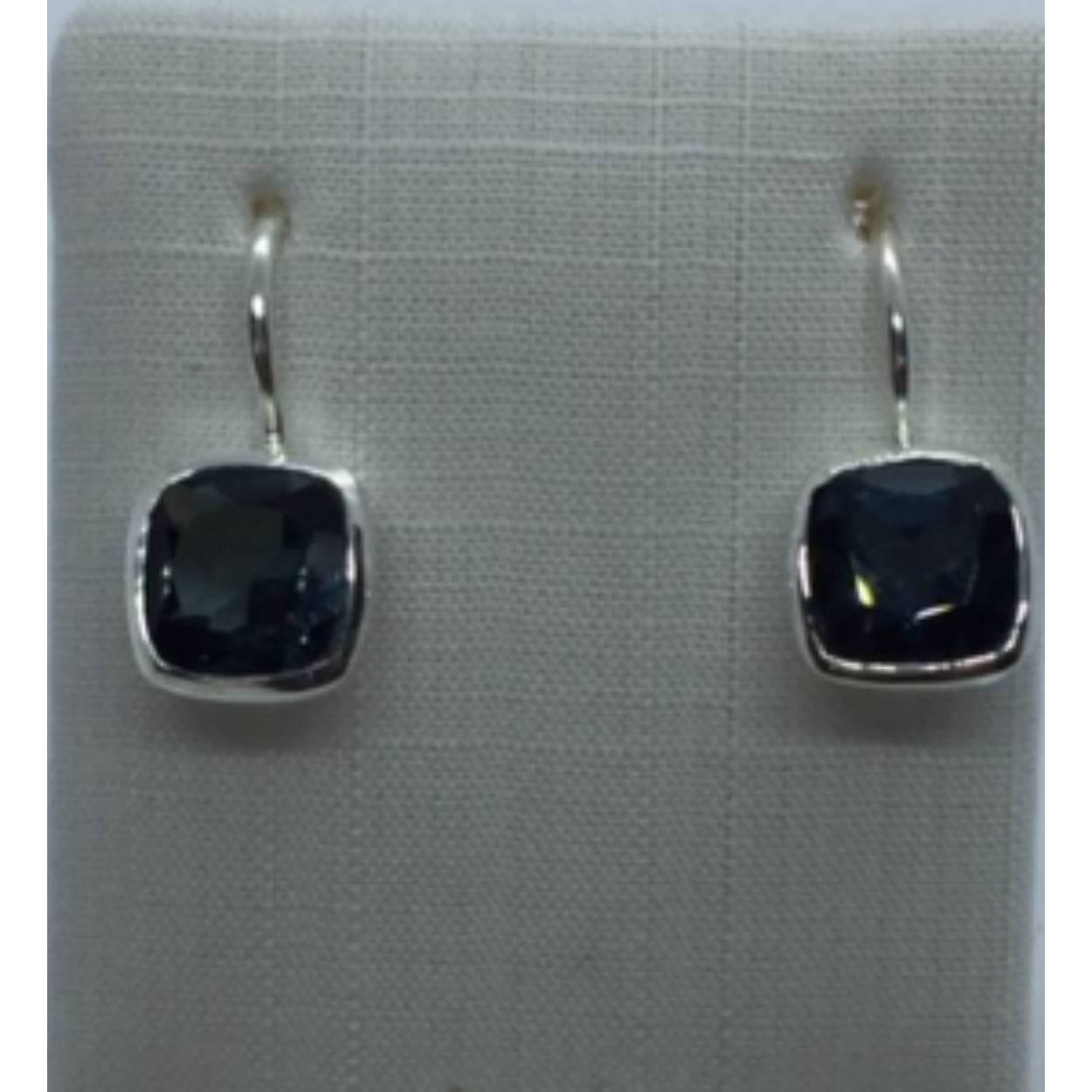 Zilveren oorhangers met London Blue Topaz 802