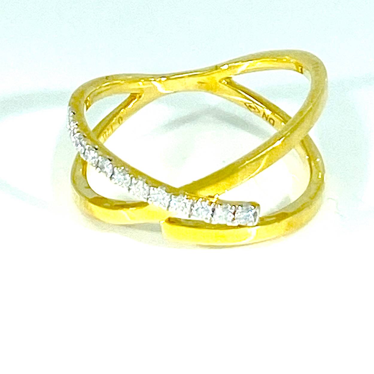 Ring in bicolor 18kt goud met 0,17ct diamant 