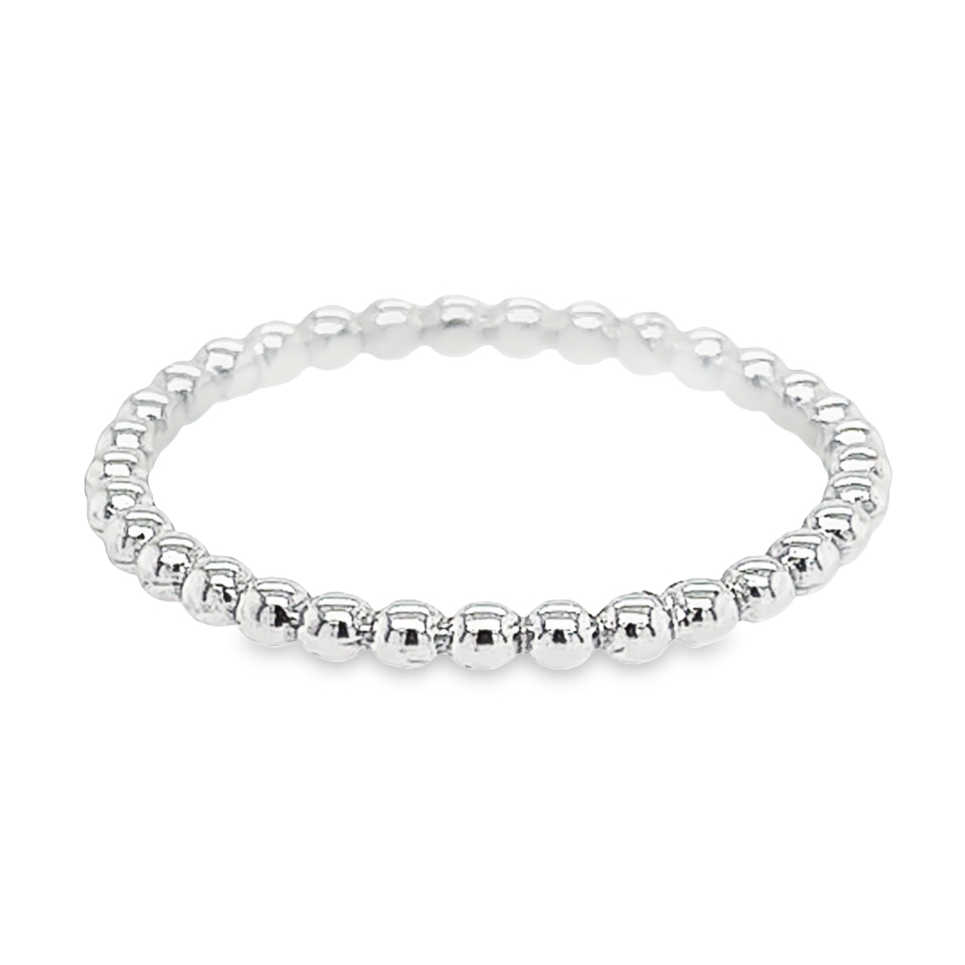 Deze 14-karaats witgouden ring is ontzettend leuk! De ring is gevormd tot een bolletjes ring. Deze ring is perfect om te combineren met andere ringen.