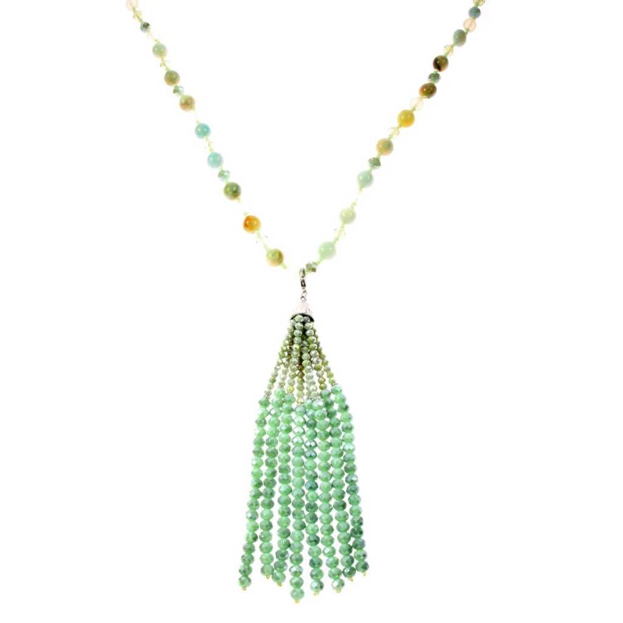 Kralenketting met kwastje. Tassel heeft een slot zodat je het eraf kunt halen. Kwastje 13cm kristallen, 6mm.