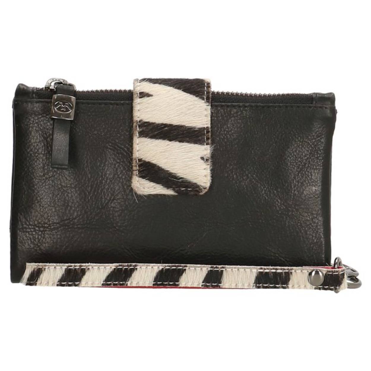 In deze ruime lederen portemonnee uit de Wildlife collectie van Micmacbags geef je je geld en pasjes overzichtelijk een veilig plekje. De portemonnee is gemaakt van stevig leer dat tegen een stootje kan tijdens jouw reis. Het sluitbandje en het afneembare polsbandje zijn gemaakt van hair-on leer met gave dierenprint. Zo ben je elke dag een beetje op safari.

De portemonnee sluit met een magneet en heeft aan de binnenkant ruimte voor maar liefst 12 pasjes in de creditcardvakken met RFID bescherming. Zo zijn je pasjes beschermt tegen skimmen op elk avontuur!
Briefgeld en bijvoorbeeld bonnetjes steek je veilig weg in vier insteekvakken. Tevens heeft de portefeuille een ID venster en een ritsvak voor muntgeld. Ook heeft de portemonnee een achtervak met ritssluiting.

De Wildlife collectie van Micmacbags is volledig geïnspireerd op het avontuur van een mooie safari. Soms zijn prachtige dieren lastig te spotten omdat ze perfect in de omgeving passen en soms mogen ze opvallen met de mooie print van hun vacht. Van de tassen uit de Wildlife collectie maak je door verwisselbare banden heel gemakkelijk een eyecatcher met bijvoorbeeld opvallende cheetaprint en op een ander moment kies je voor een neutrale look. De keuze is aan jou.

De eigenschappen van deze Wildlife portemonnee zijn: 

Portefeuille met magneetsluiting
12 creditcardvakken met RFID bescherming
ID venster
Vier insteekvakken / briefgeldzakken
Ritsvak voor muntgeld
Ritsvakje op achterkant
Met afneembaar polsbandje van hair-on leer met dierenprint