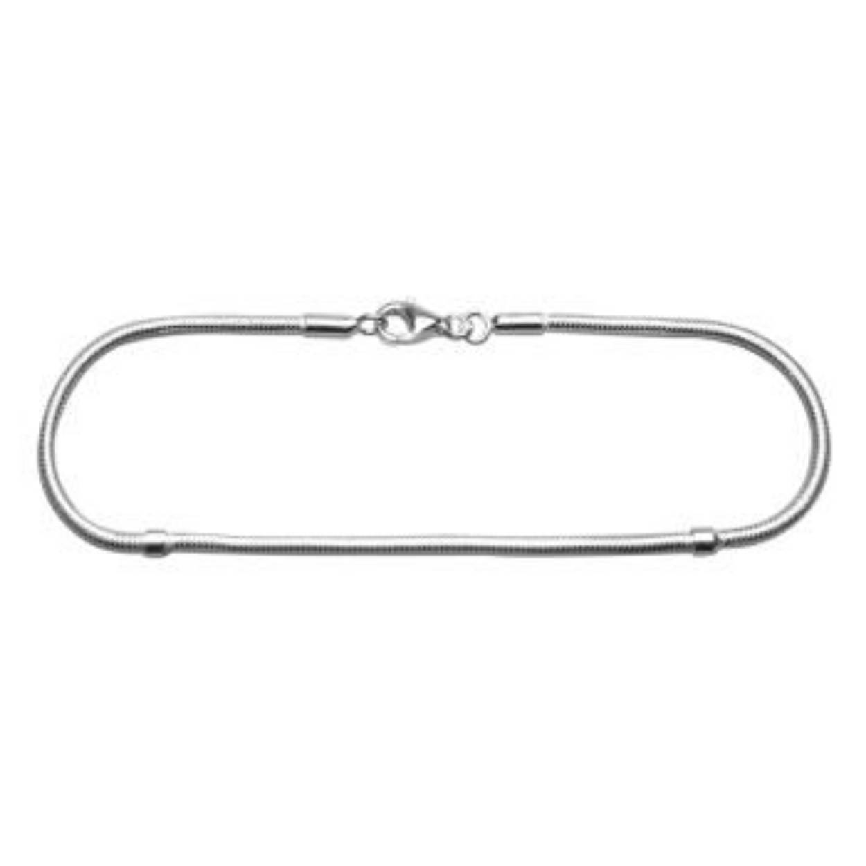 Deze 925 zilveren armband met musketon slot vormt de basis voor eindeloos combineren met de Piccolo bedels en stoppers. Deze armbanden hebben verdikkingsstukjes voor de Click Stoppers en zijn verkrijgbaar in verschillende lengtes.