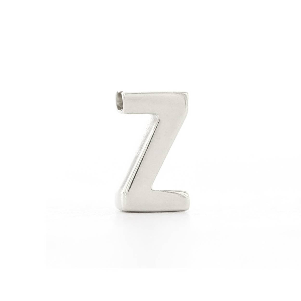 Voor deze hanger heb je een Imotionals ketting nodig. Imotionals kettingen hebben een klein oogje dat door de hanger past.

De collectie hangers en bedels van Imotionals bestaan uit initialen en symbolen. Kies je collier en bedel(s) naar keuze en creëer zo je gepersonaliseerde Necklace.  Je schuif de bedel aan het collier, de lengte kun je zelf bepalen, en hoe leuk is is om 2 of 3 lengtes samen te dragen. Creëer your own Necklace Party.

Imotionals is een zilveren sieradenlijn bestaande uit dunne colliers en hangertjes, het laatste in de vorm van initialen en symbolen. waarmee je door middel van colliers, initialen en symbolen expressie geeft aan jou gevoelens of gedachten.

Een letter sieraad zorgt ervoor dat je jouw look een persoonlijke touch kan geven. Kies voor je eigen letter of de letter van je beste vriendin, vriend, moeder of iemand anders die je dierbaar is. Je kunt er zelfs een hele naam aan hangen, met bijvoorbeeld een hartje of sterretje symbool voor extra betekenis. Ook mega leuk om te geven als cadeautje. Get it before it's gone!