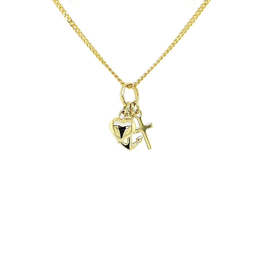 Deze geel gouden hanger bestaat uit een kruisje, ankertje en hartje. De combinatie van deze drie symbolen staat voor geloof, hoop en liefde. Je hebt als het ware drie bedels aan een draadoog. Deze hanger is geschikt om zowel aan een ketting als aan een armband te hangen.

Note: het kettinkje hoort niet bij de hanger, deze is enkel gebruikt voor de foto.