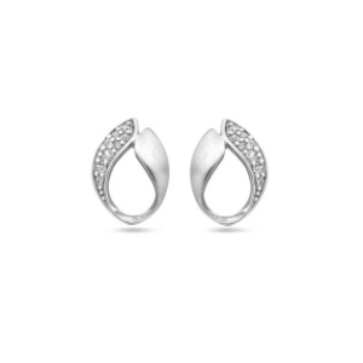 Gerhodineerd 925 zilveren oorknoppen uitgevoerd met zirkonia. De oorknoppen hebben een afmeting van 10.5x7.5mm.
